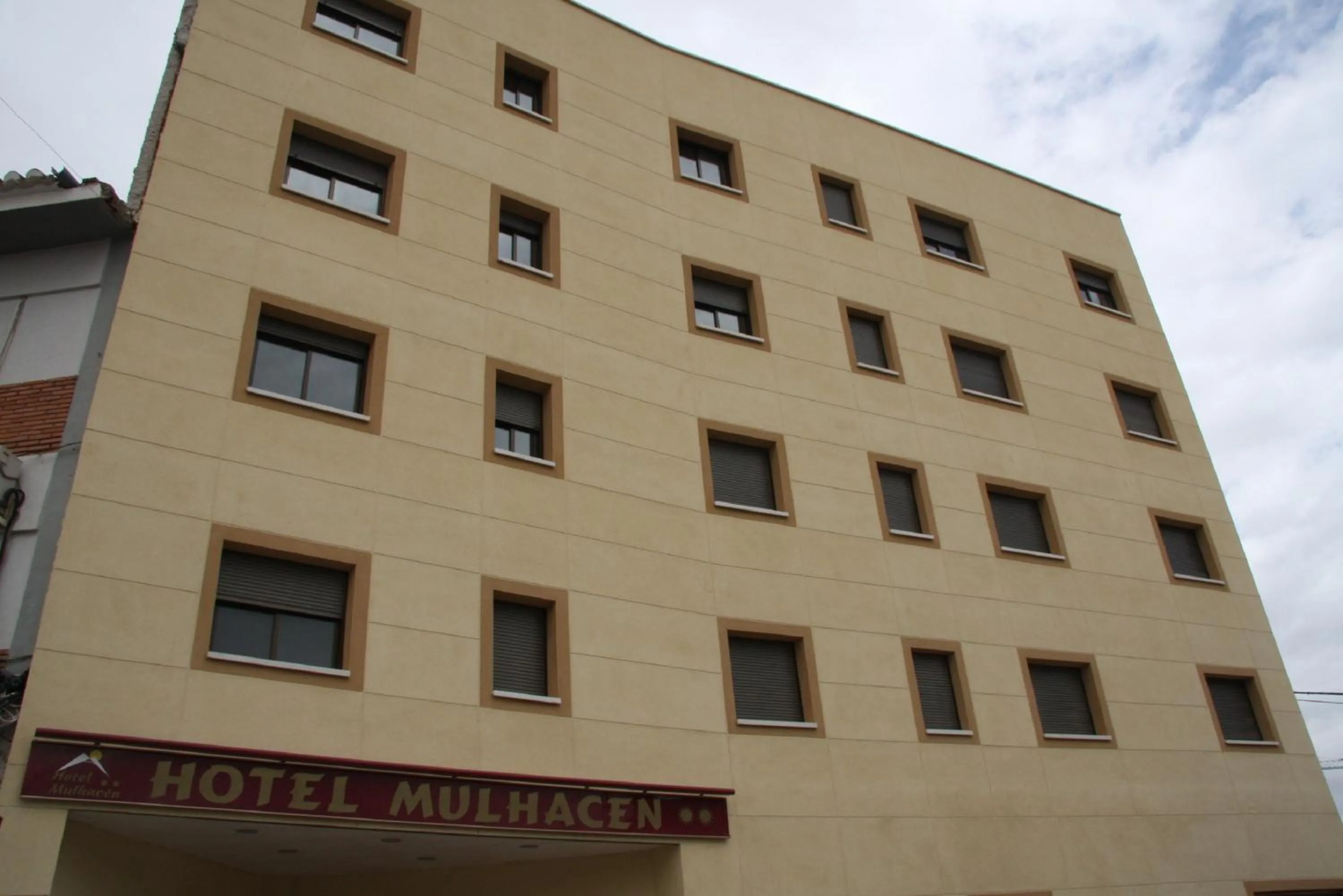 Facade/entrance in Hotel Mulhacen