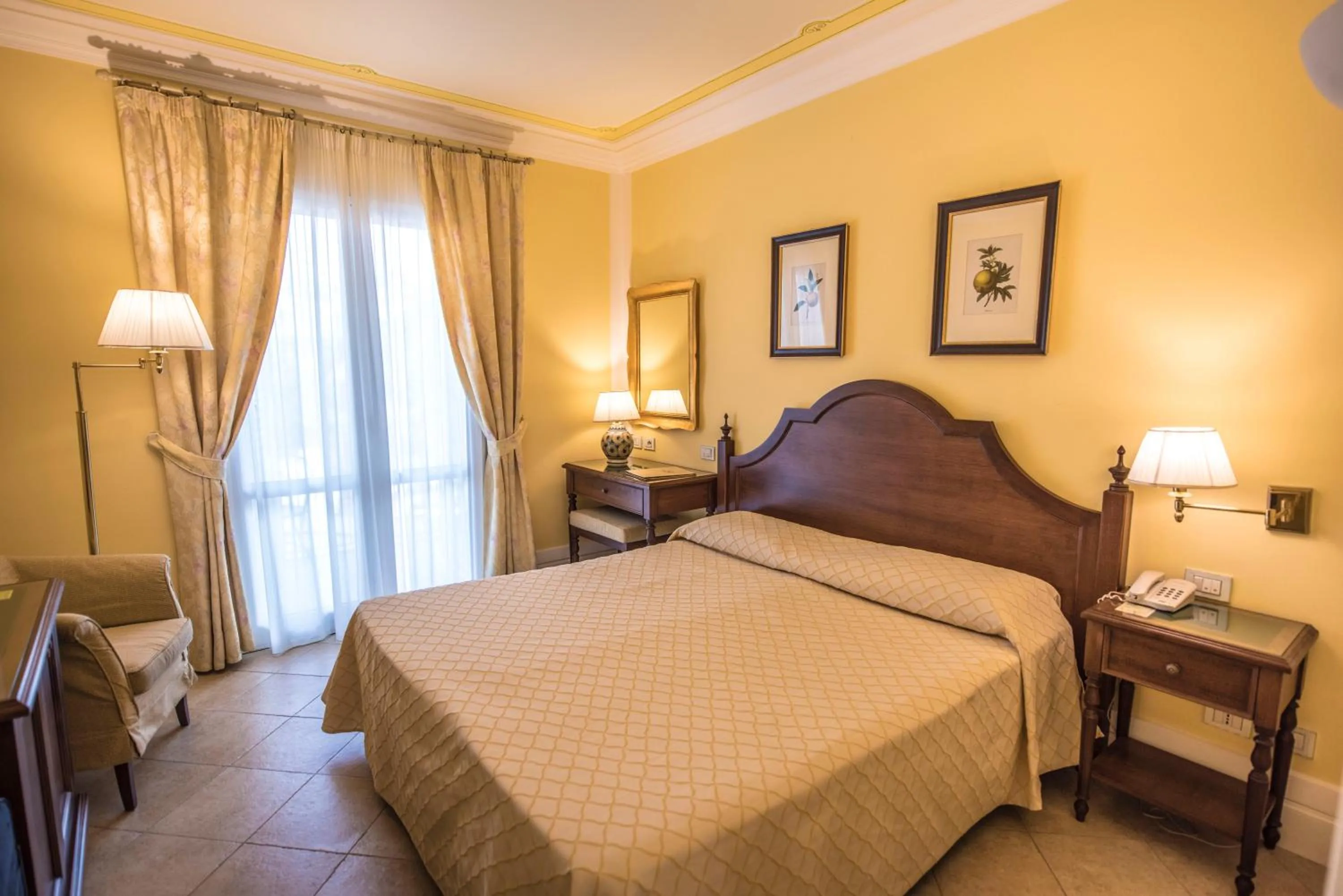 Photo of the whole room, Bed in Villa Daphne