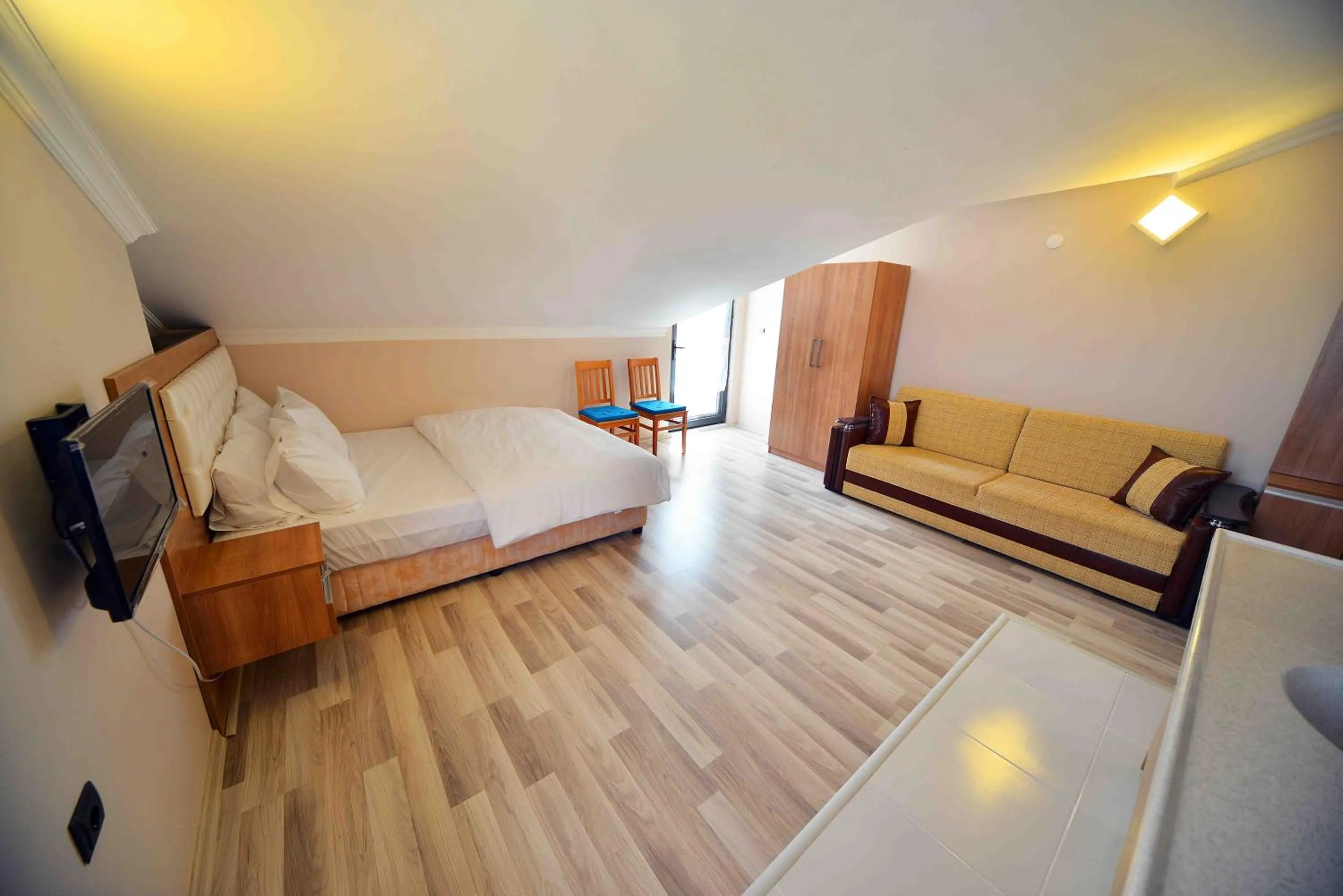 TV and multimedia, Bed in Asil Apart Hotel