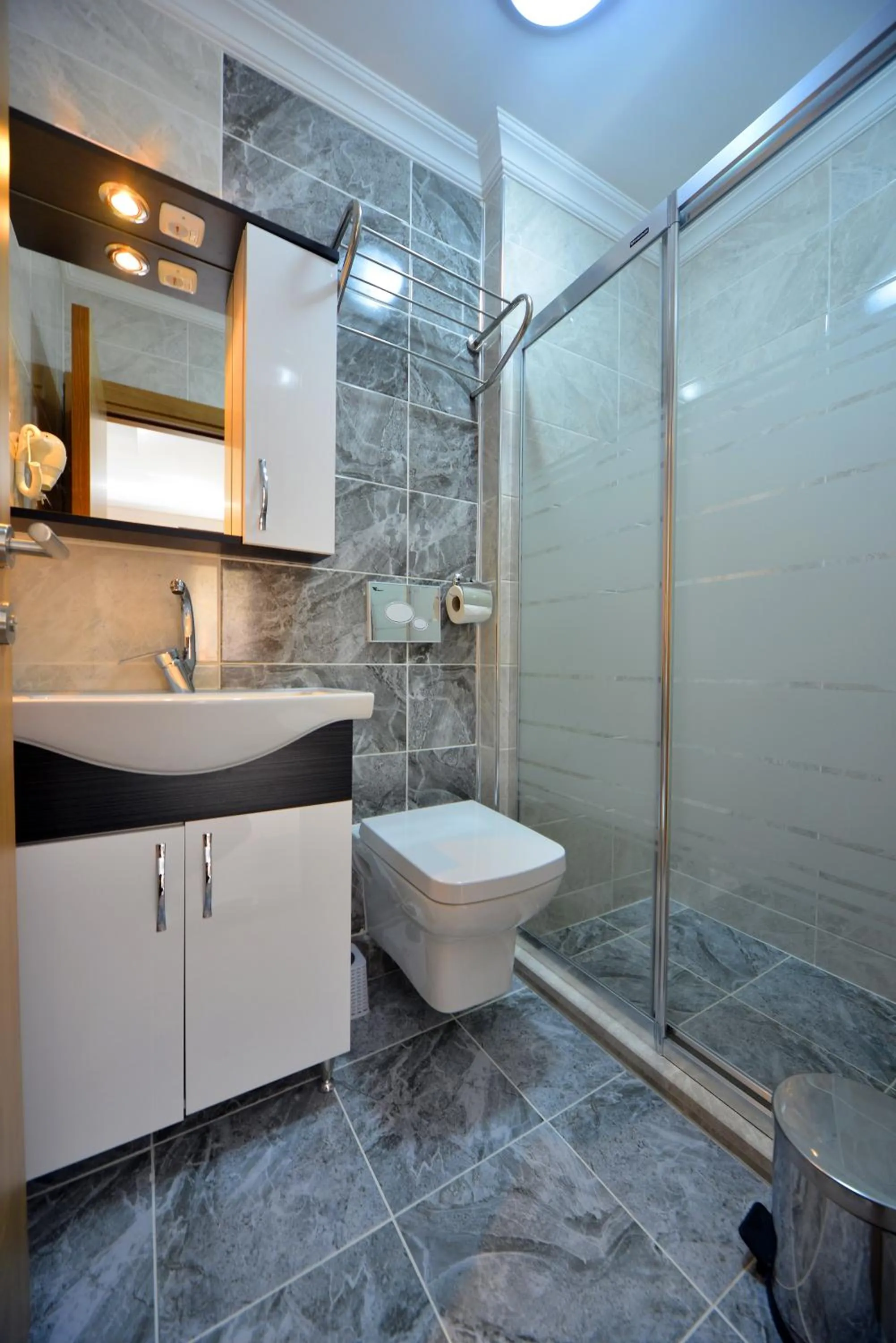 Shower in Asil Apart Hotel