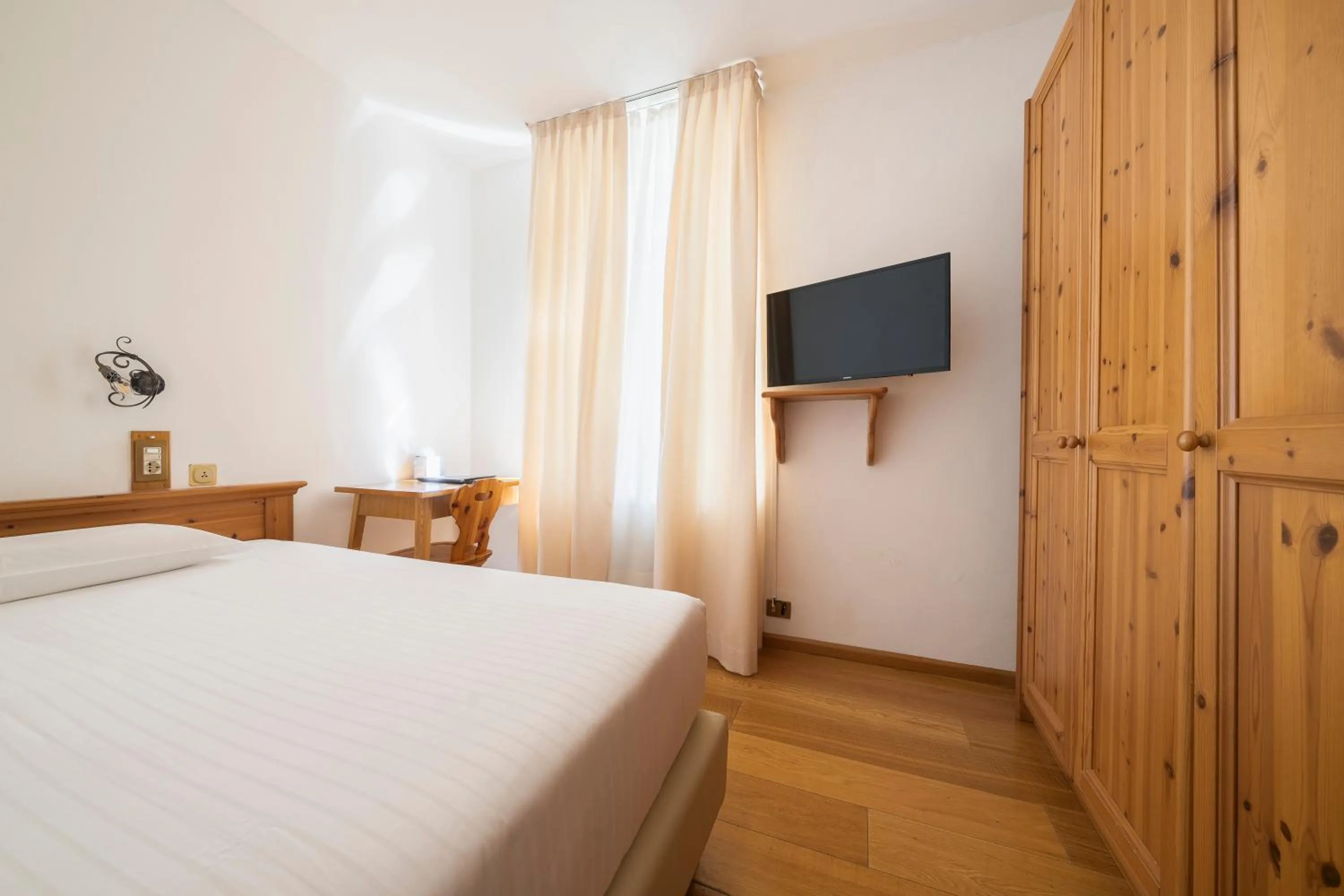 Bedroom, Bed in Hotel Montana