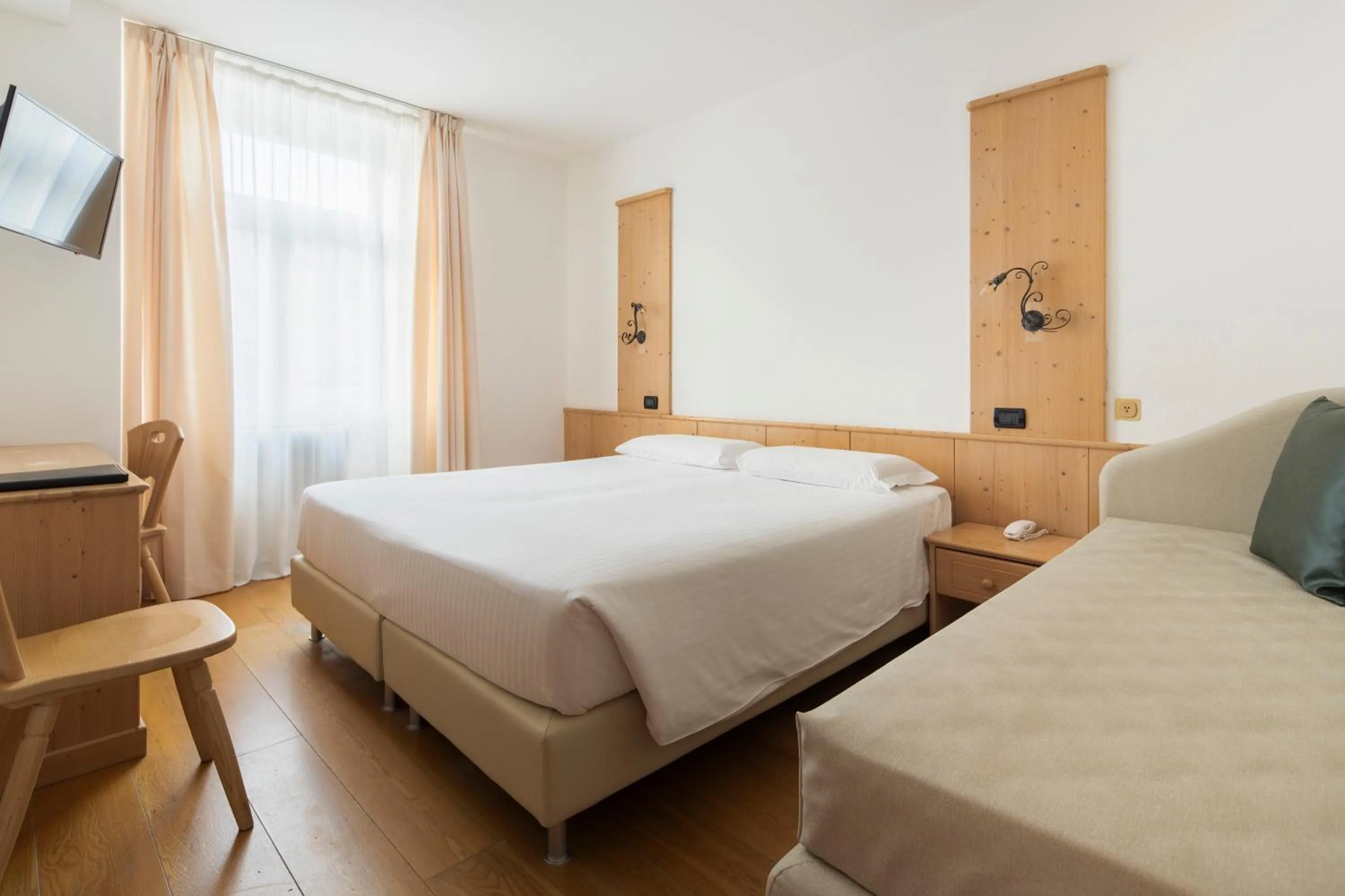 Bedroom, Bed in Hotel Montana