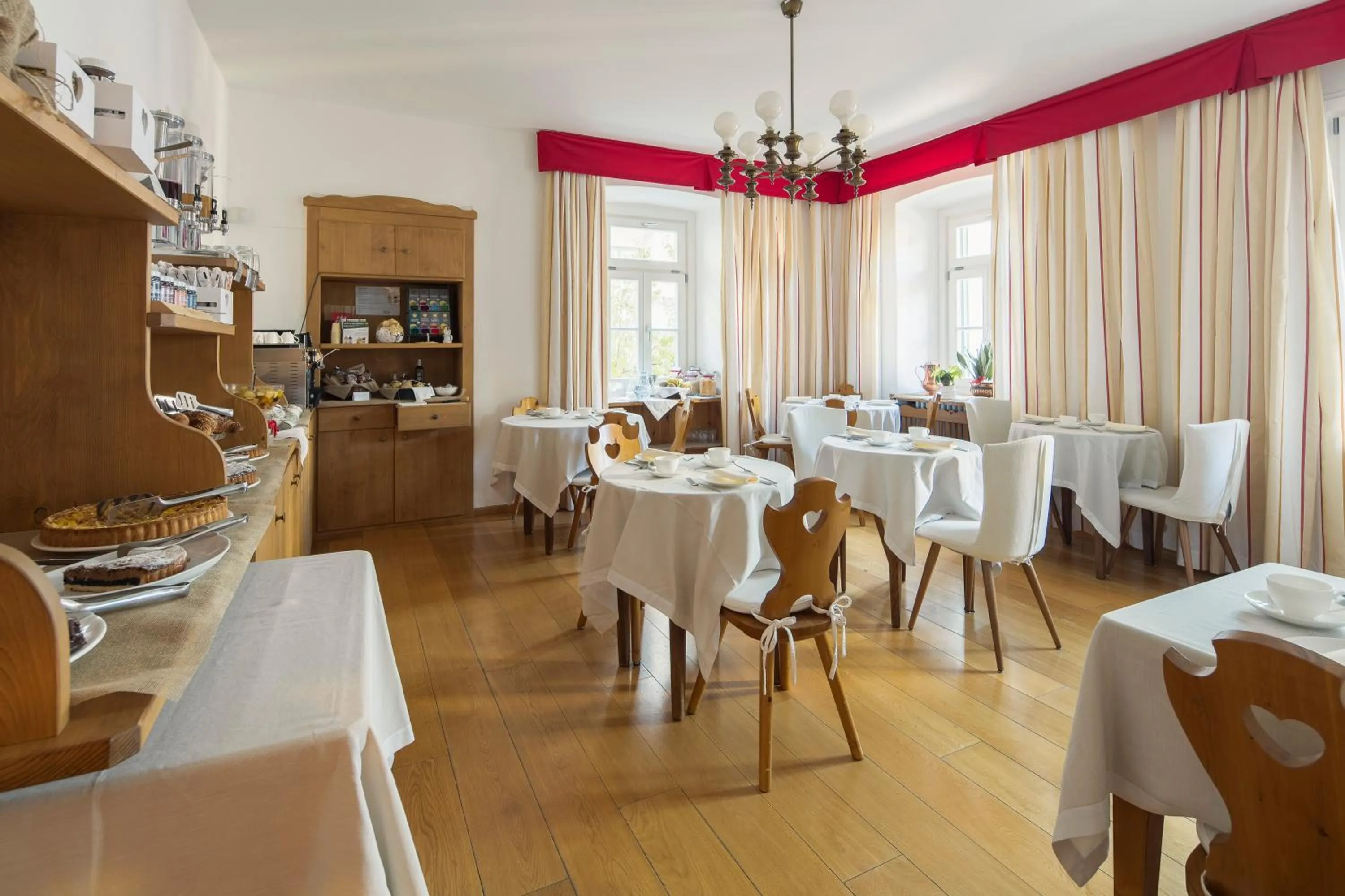 Breakfast in Hotel Montana