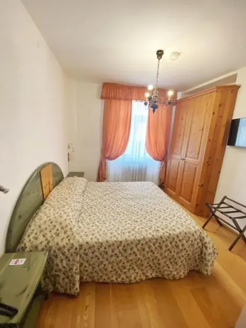 Double or Twin Room in Hotel Montana Double or Twin Room in Hotel Montana