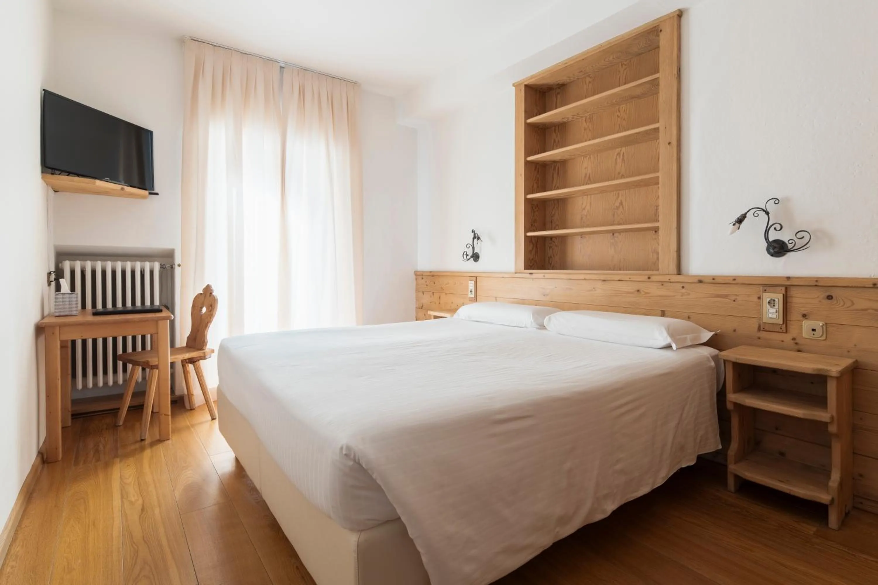 Bedroom, Bed in Hotel Montana