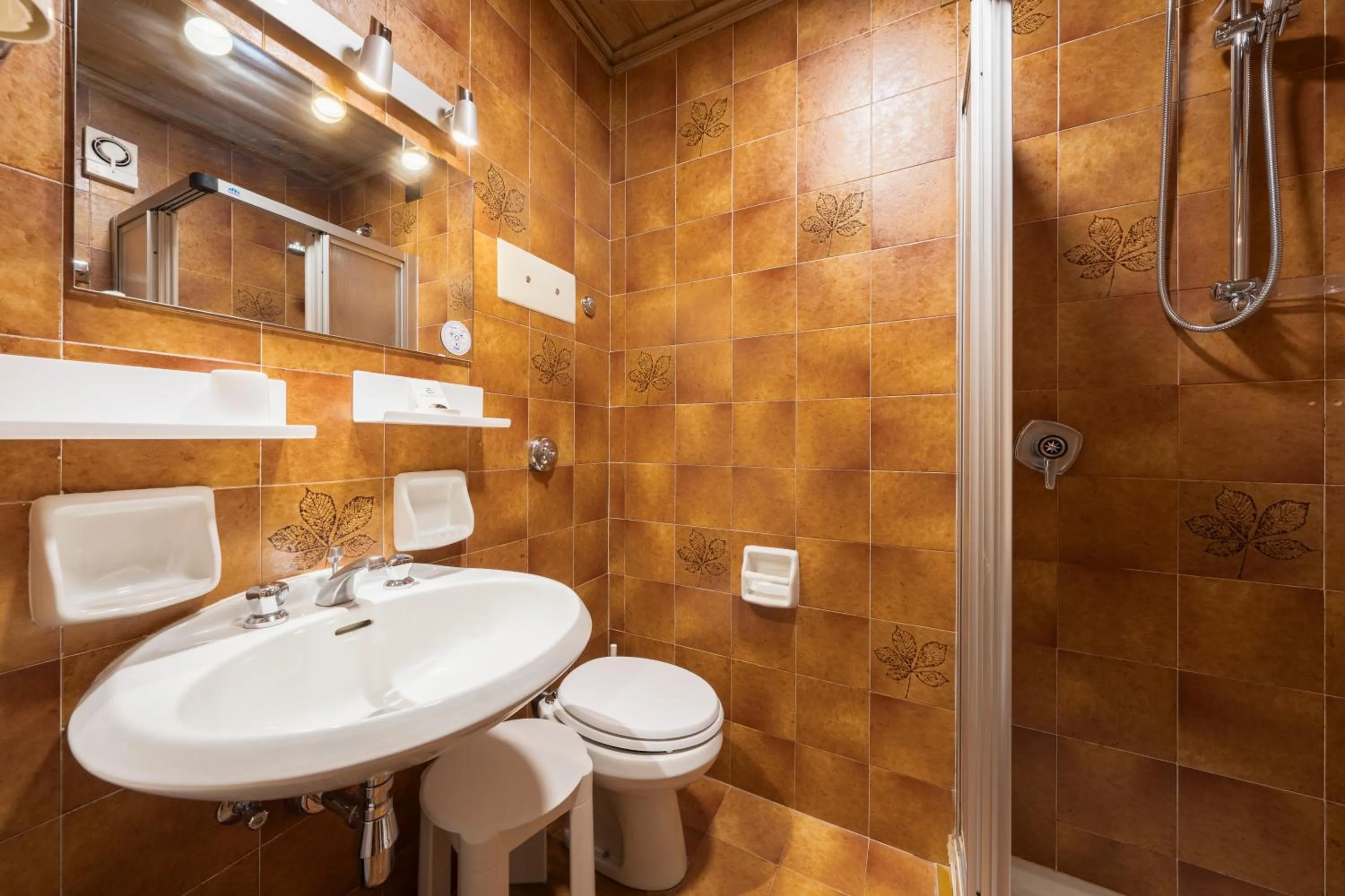 Bathroom in Hotel Montana