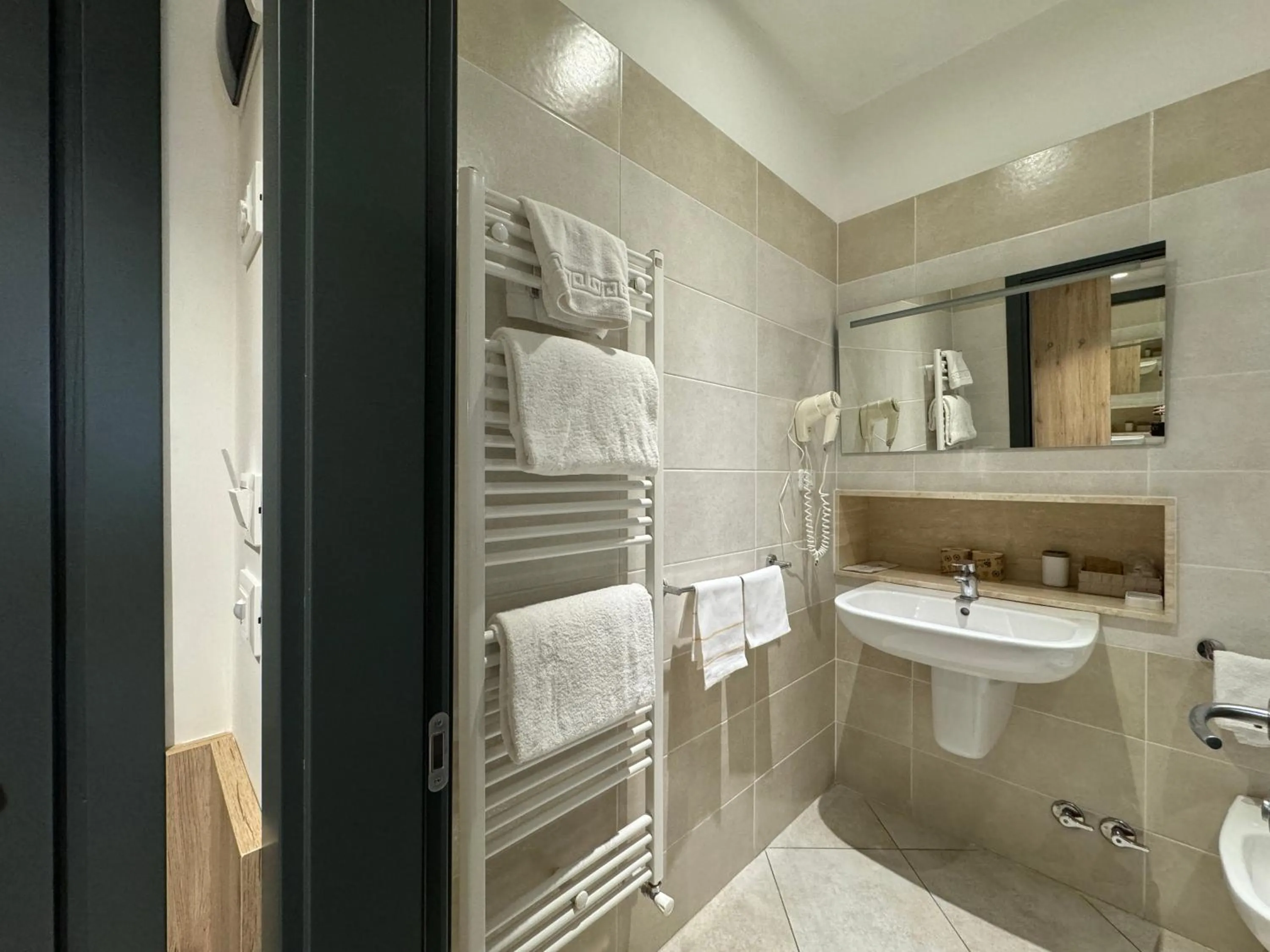 Bathroom in Hotel Holidays