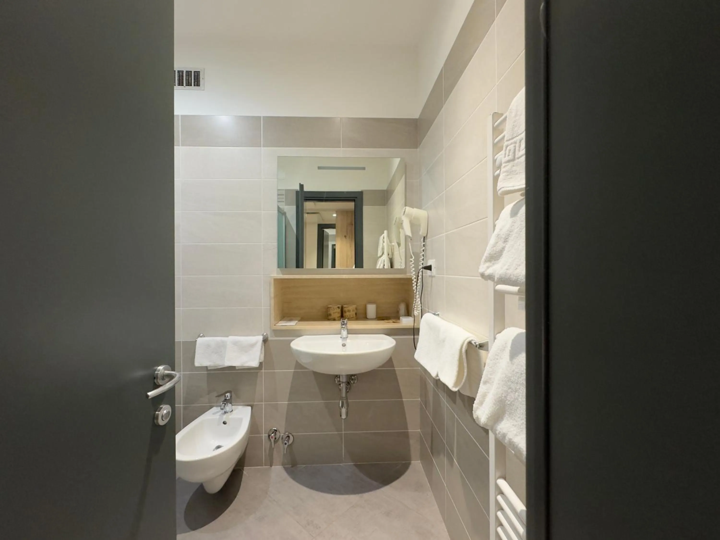 Bathroom in Hotel Holidays