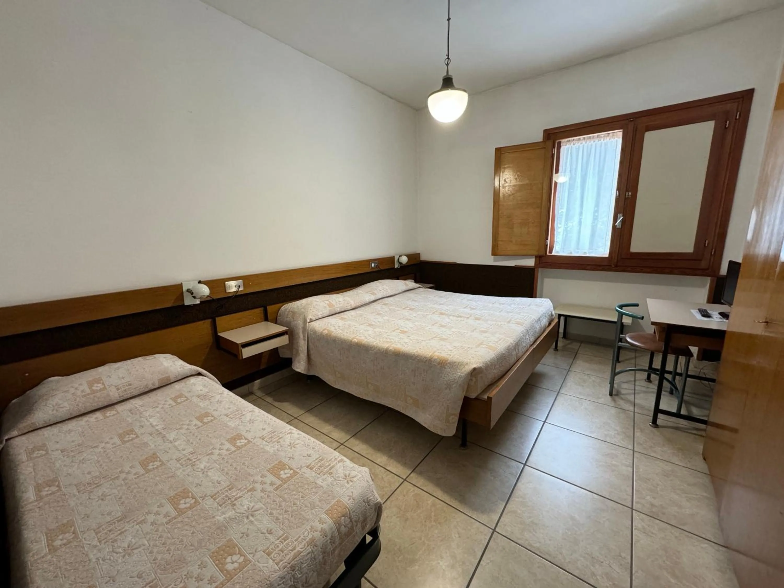 Bedroom, Bed in Hotel Holidays