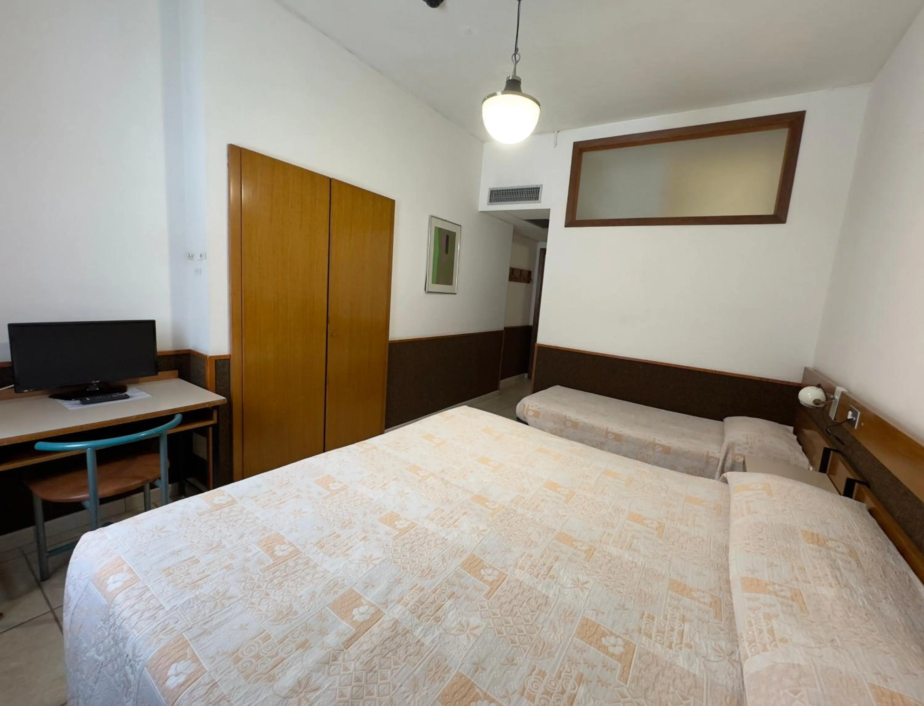 Bedroom, Bed in Hotel Holidays