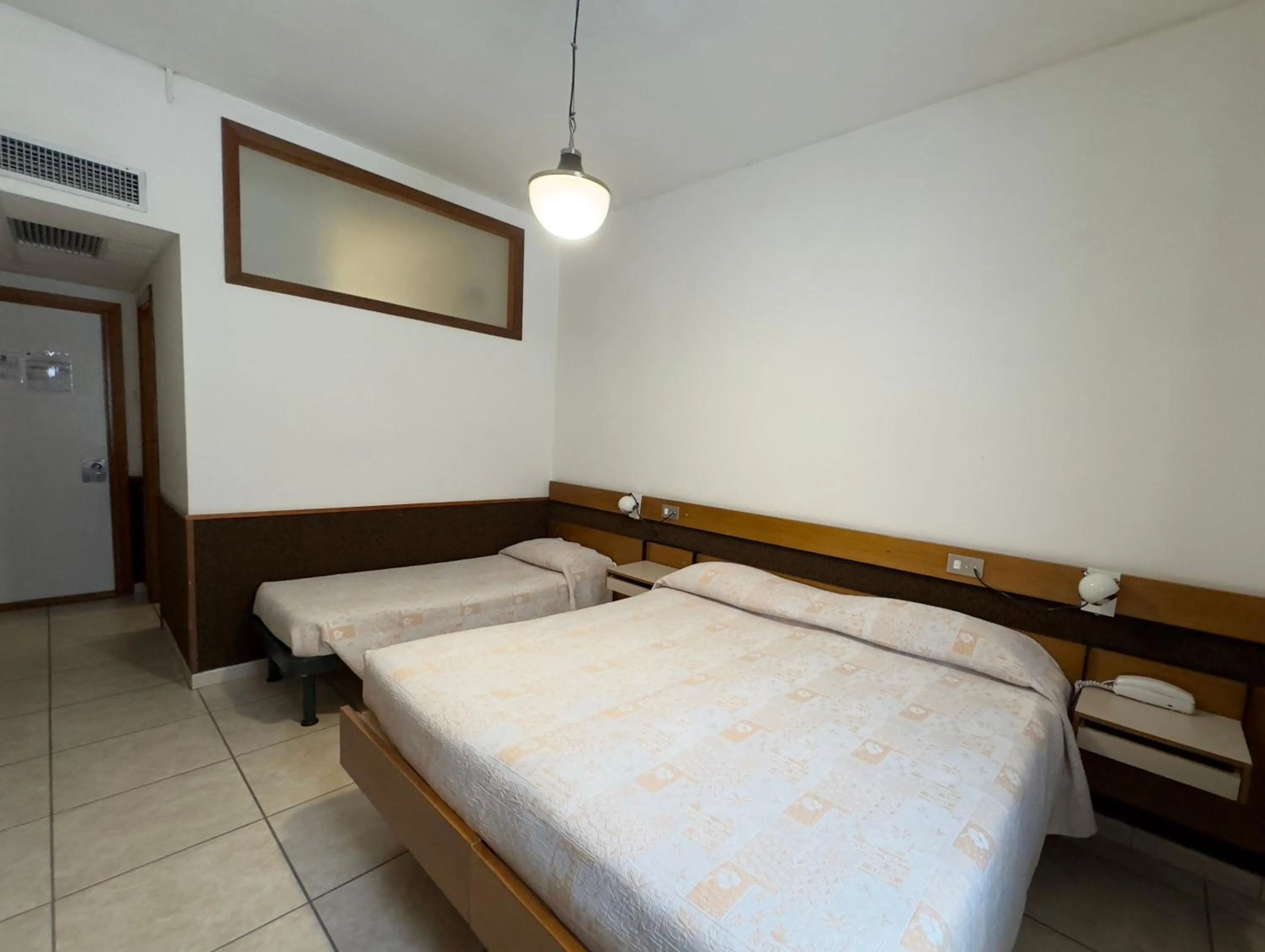 Bedroom, Bed in Hotel Holidays