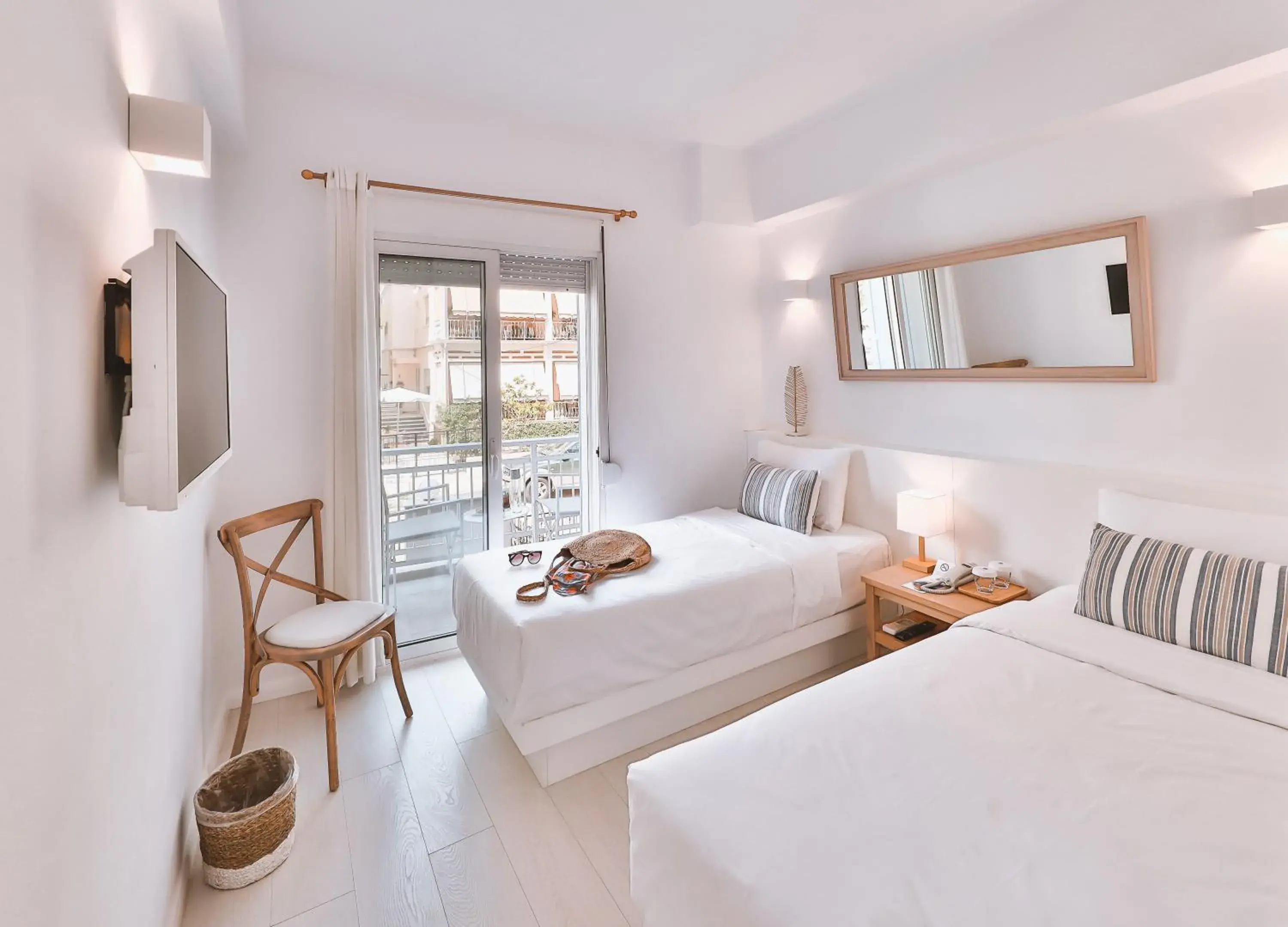 Triple Room with Balcony in Dias Hotel Triple Room with Balcony in Dias Hotel