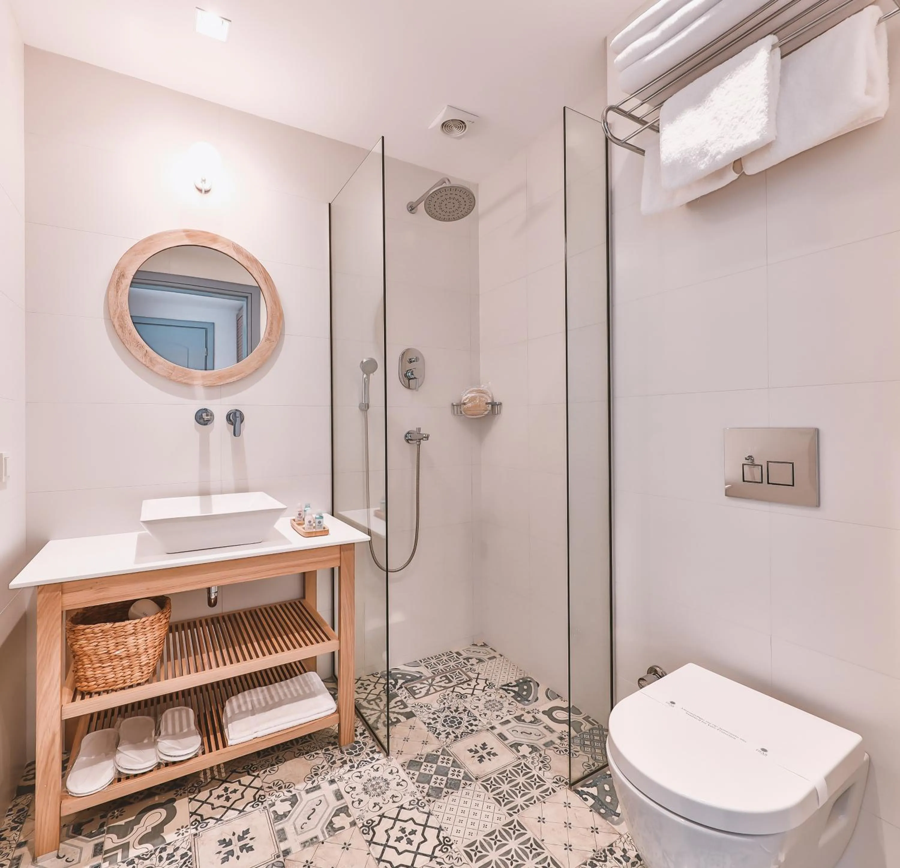 Bathroom in Dias Hotel