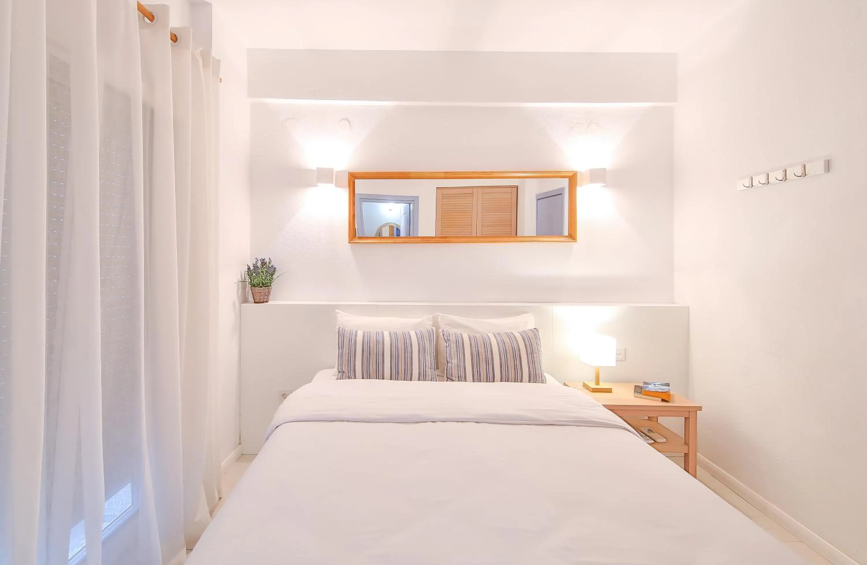 Bedroom, Bed in Dias Hotel