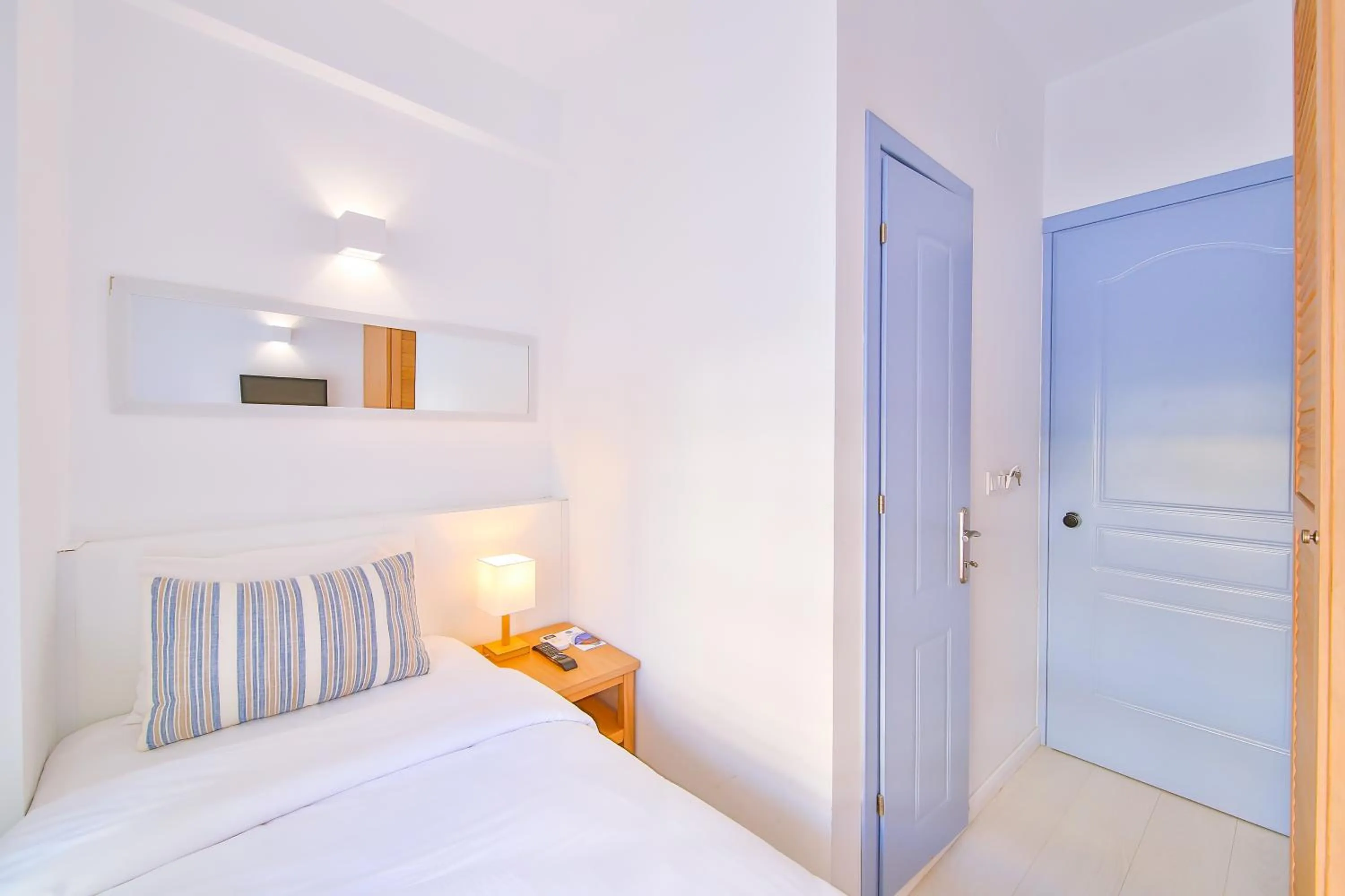 Bedroom, Bed in Dias Hotel