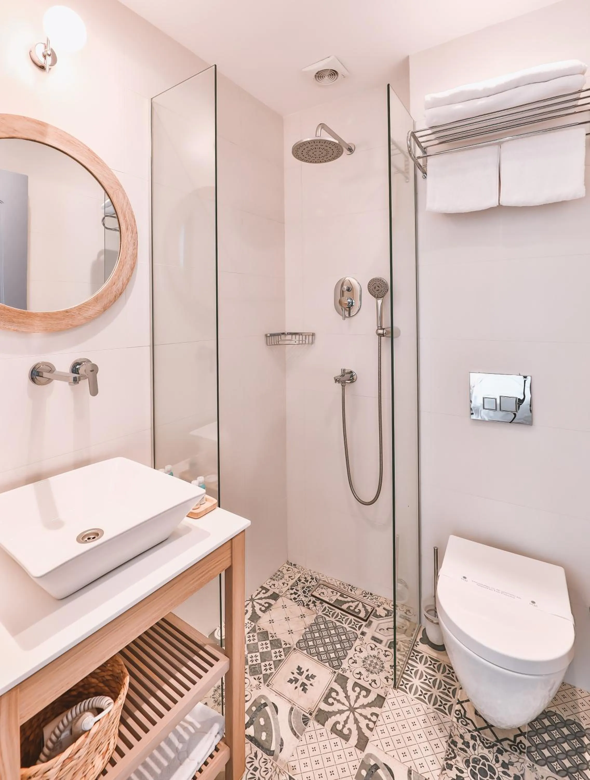 Bathroom in Dias Hotel