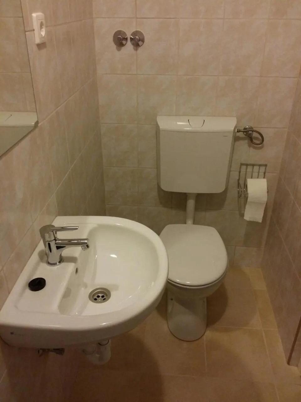 Toilet in M+D Hotel
