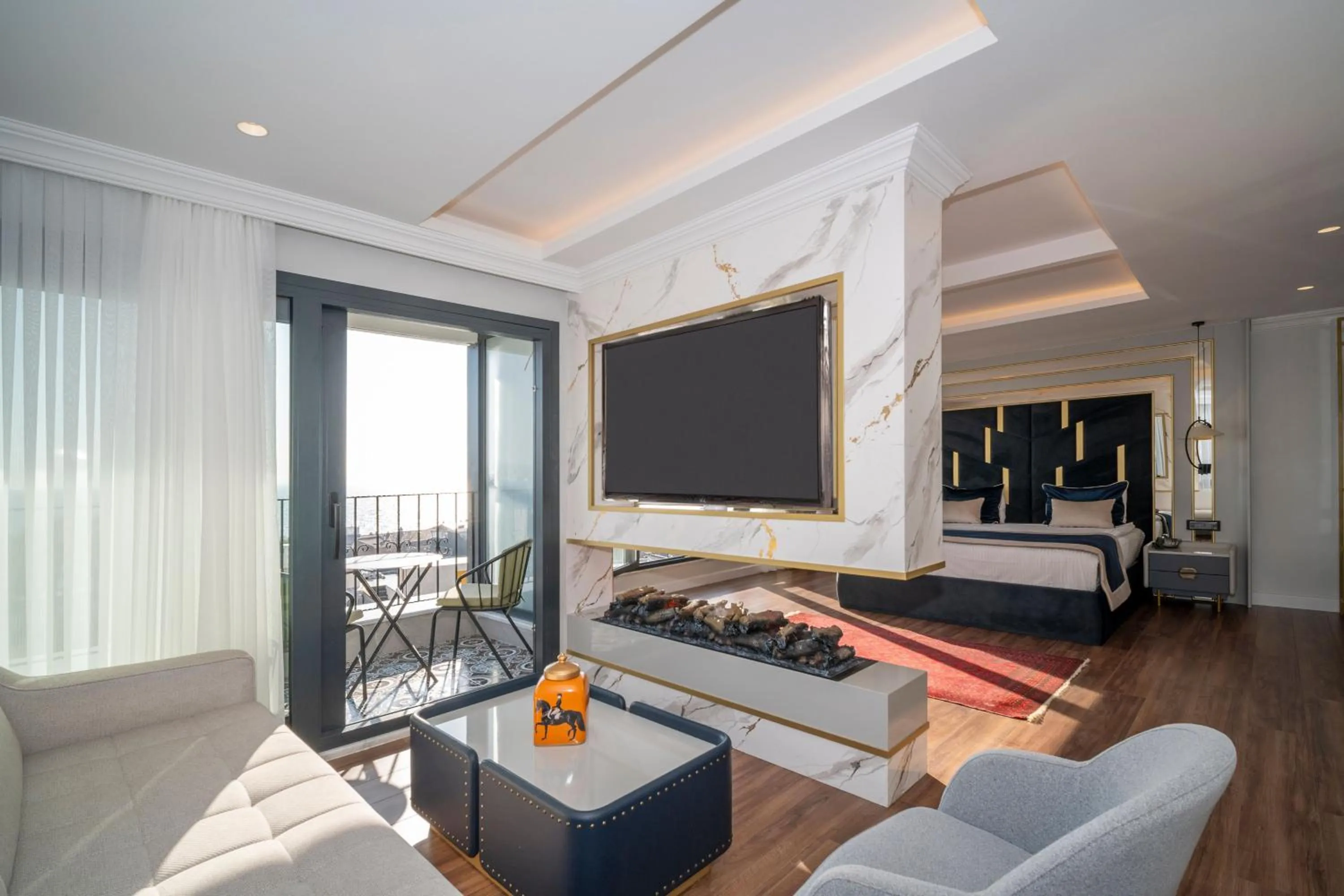 Living room, Bed in The Byzantium Suites Hotel & Spa