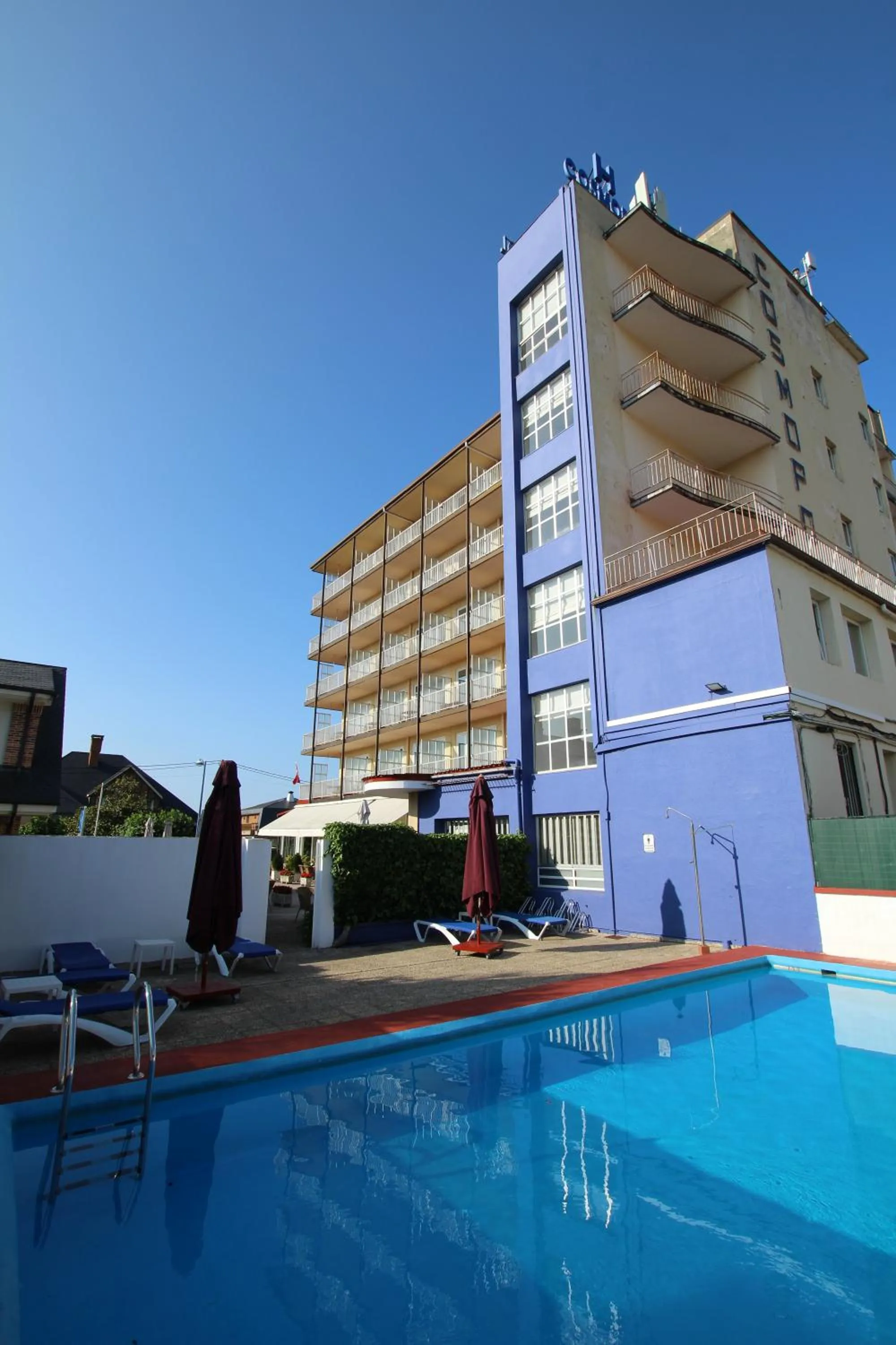 Property building in Hotel Cosmopol