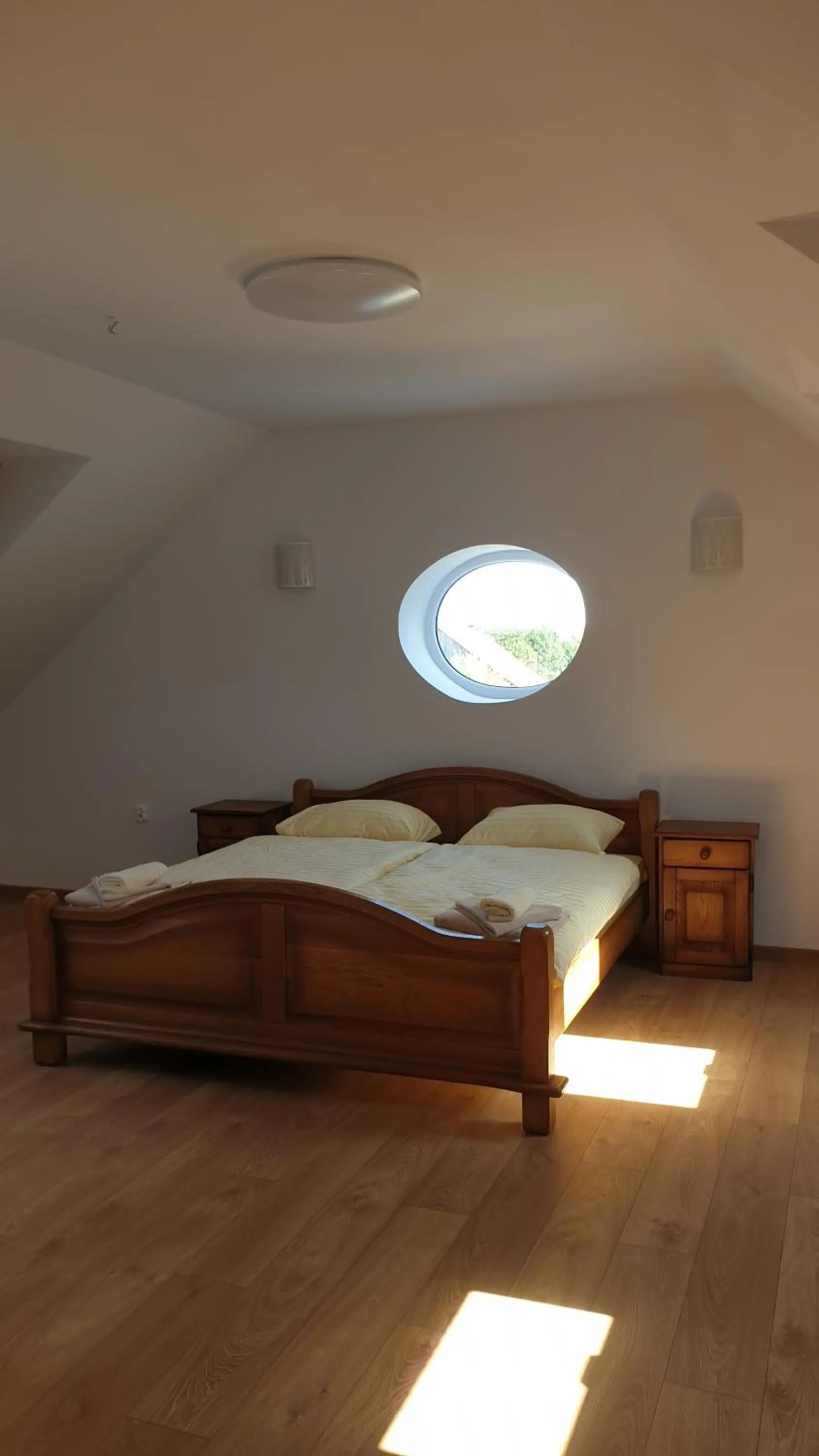 Bed in Dwór nad jeziorem w Bieniaszach