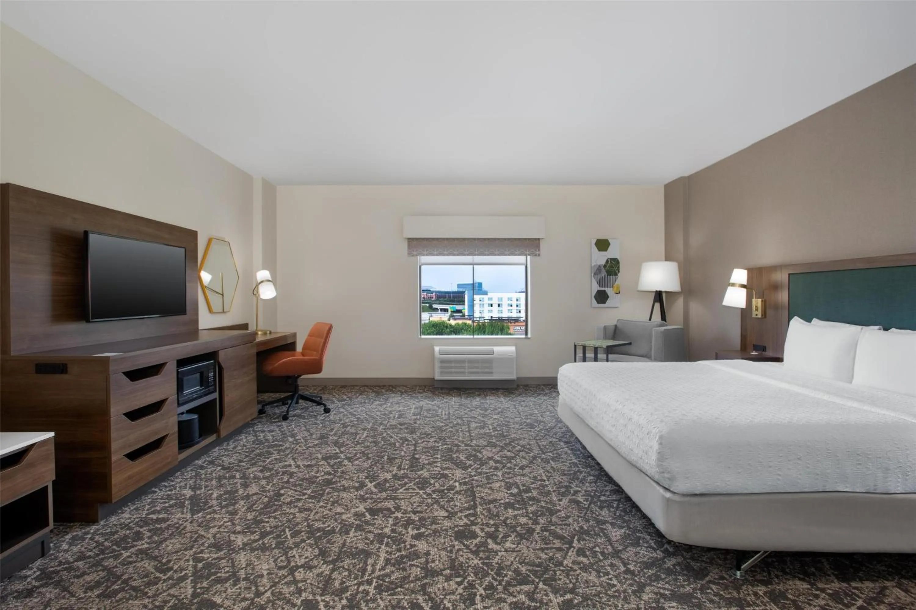 Bed in Hampton Inn & Suites Dallas-Arlington North-Entertainment District