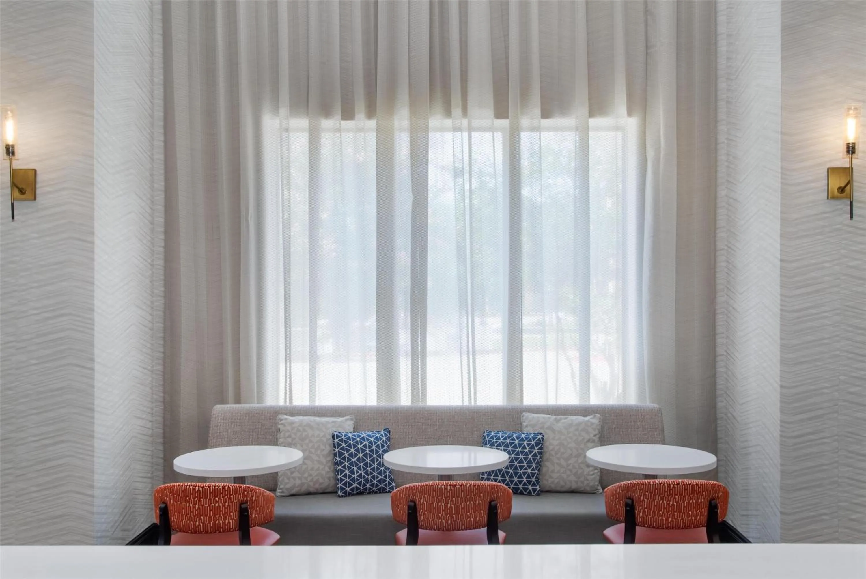 Breakfast in Hampton Inn & Suites Dallas-Arlington North-Entertainment District