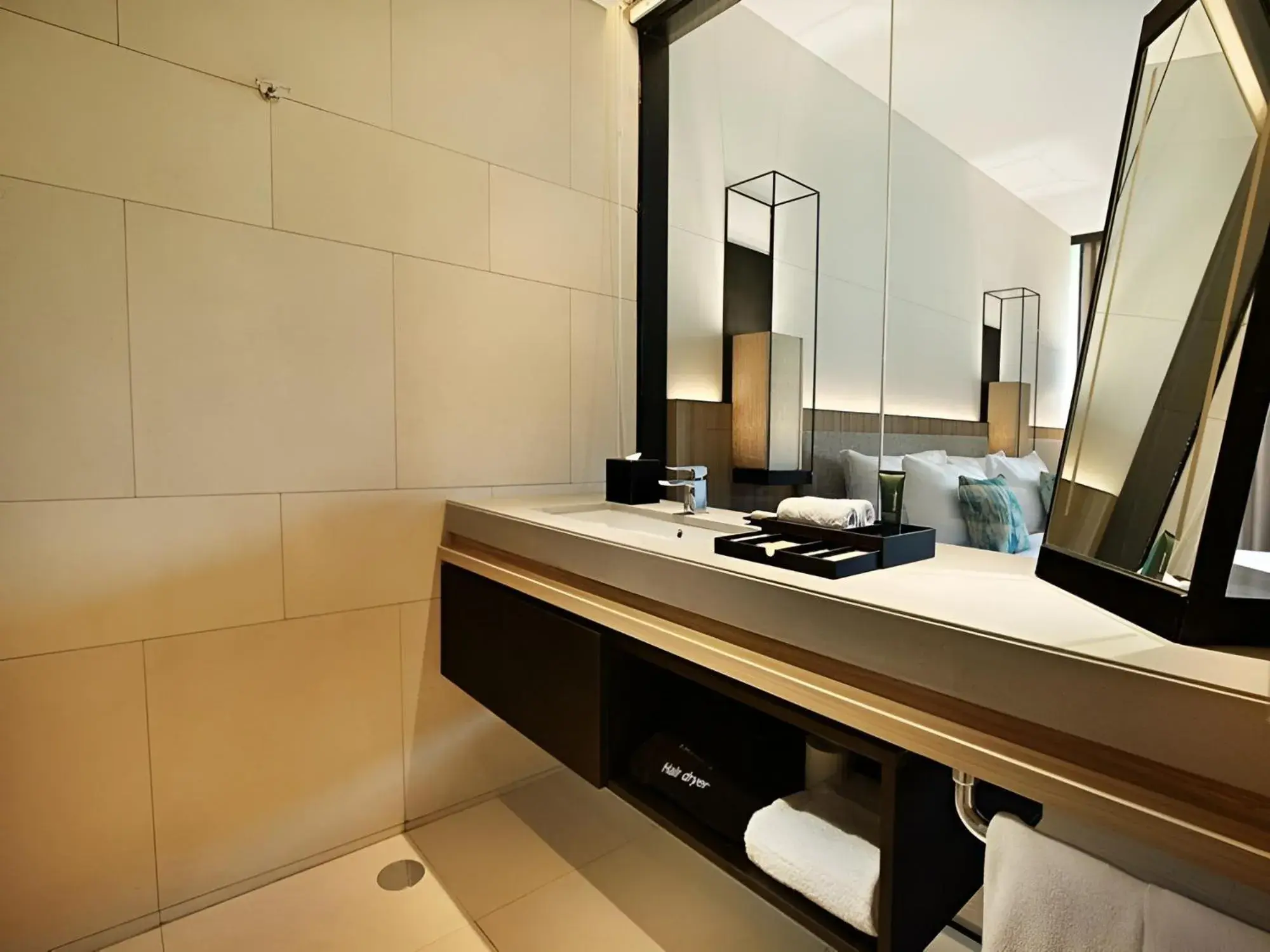 Deluxe King Room in Royal Tulip Gunung Geulis Resort and Golf Deluxe King Room in Royal Tulip Gunung Geulis Resort and Golf