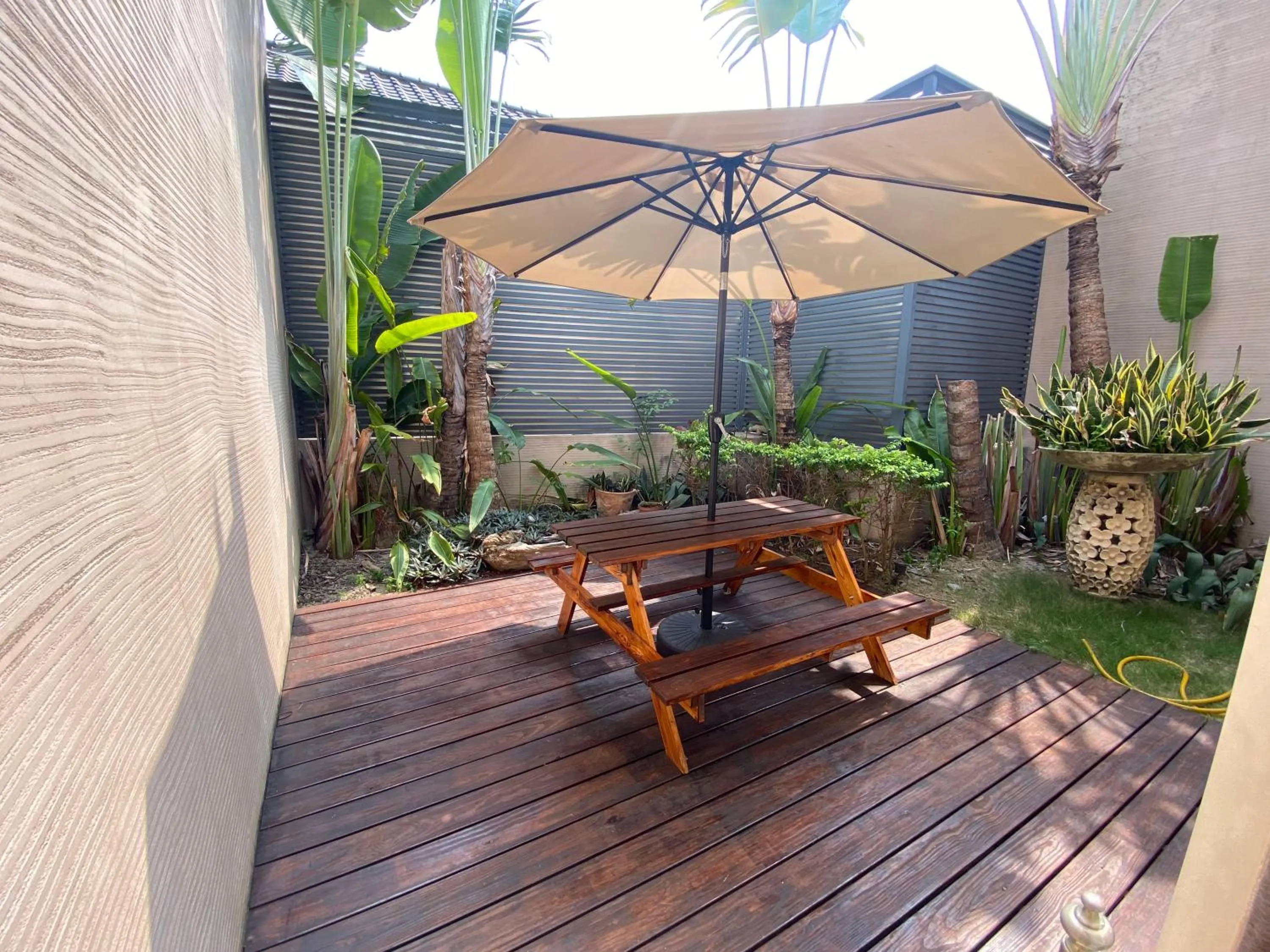Patio in Xiadu Motel