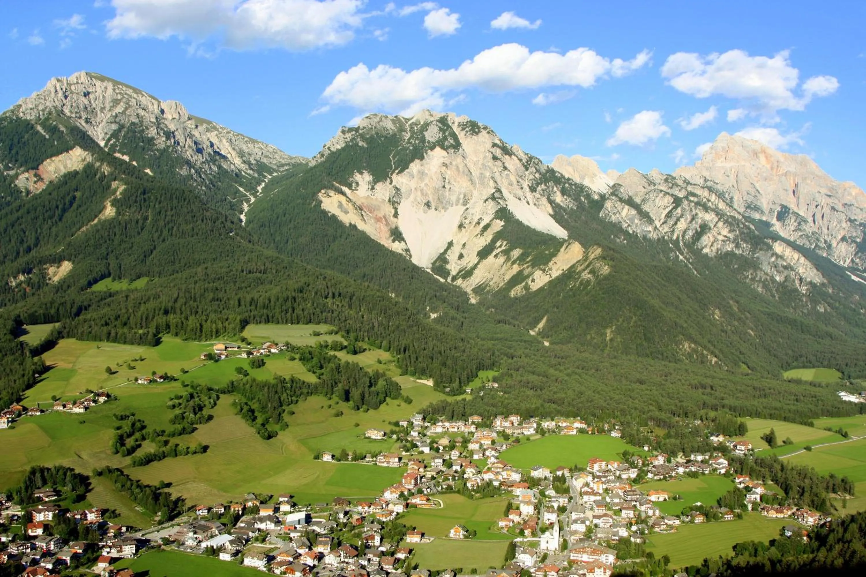 Area and facilities in Hotel Mirabel