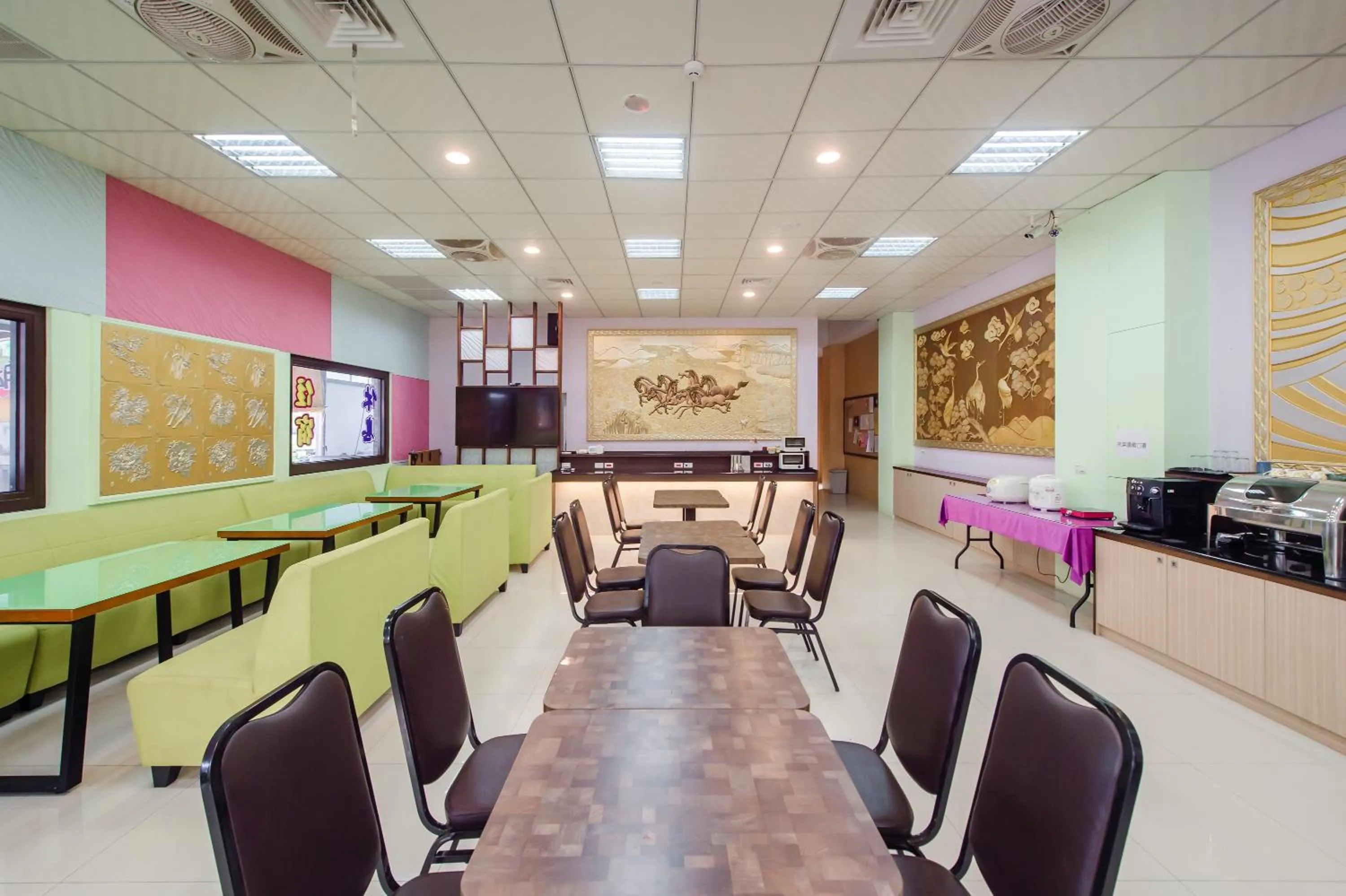 Restaurant/places to eat in Quan Ming B&B