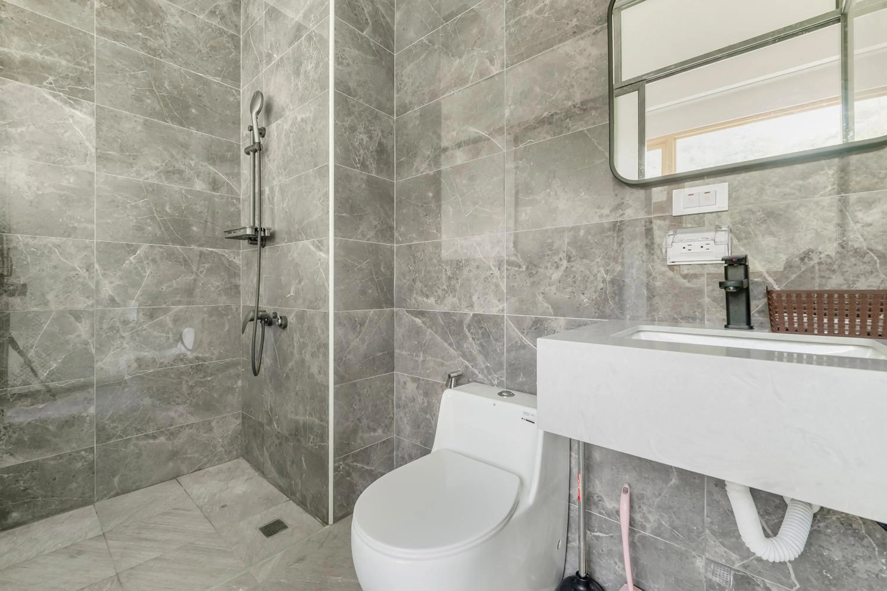 Shower in Quan Ming B&B