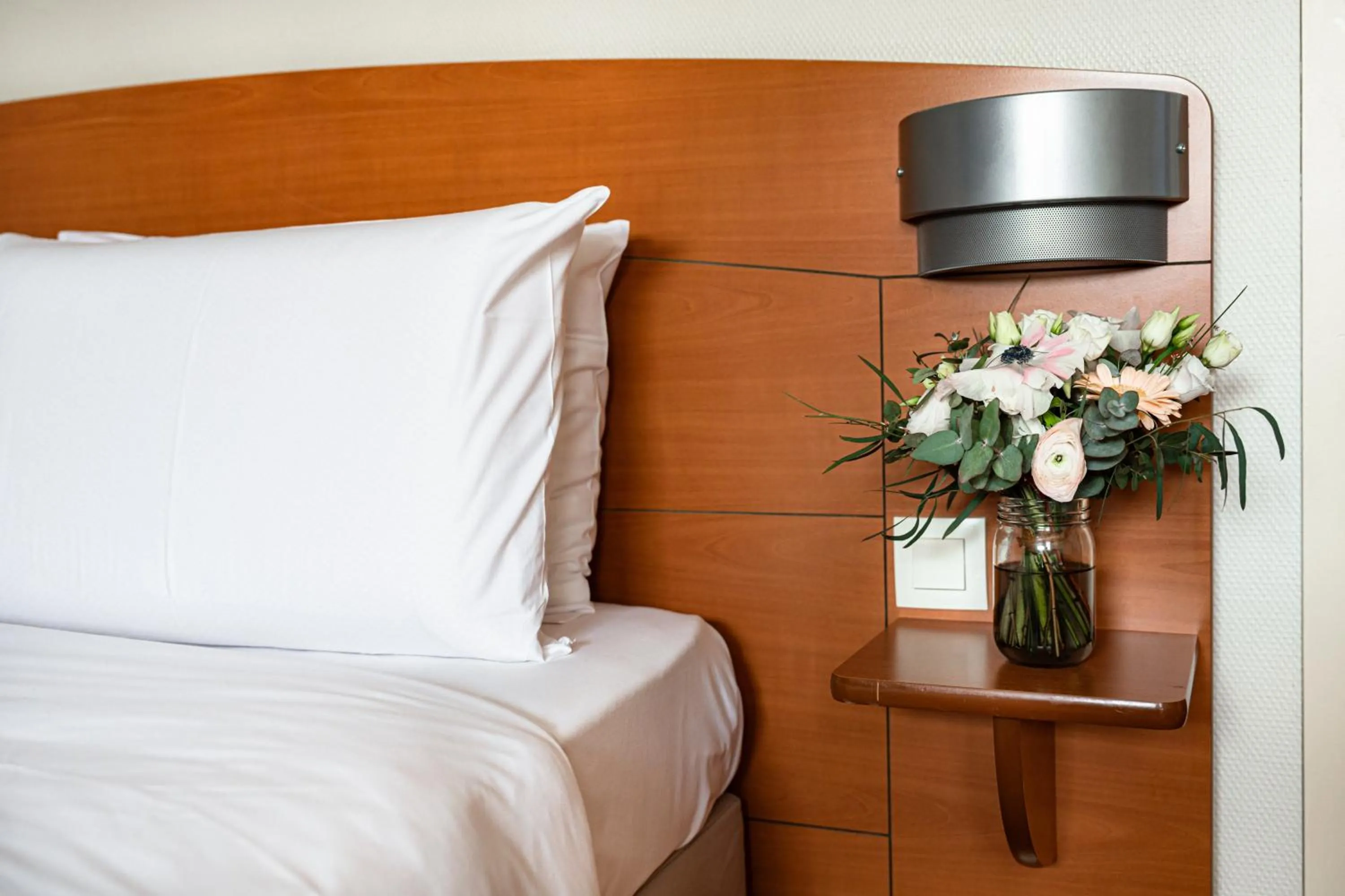 Bed in Kyriad Rennes Nord Hotel