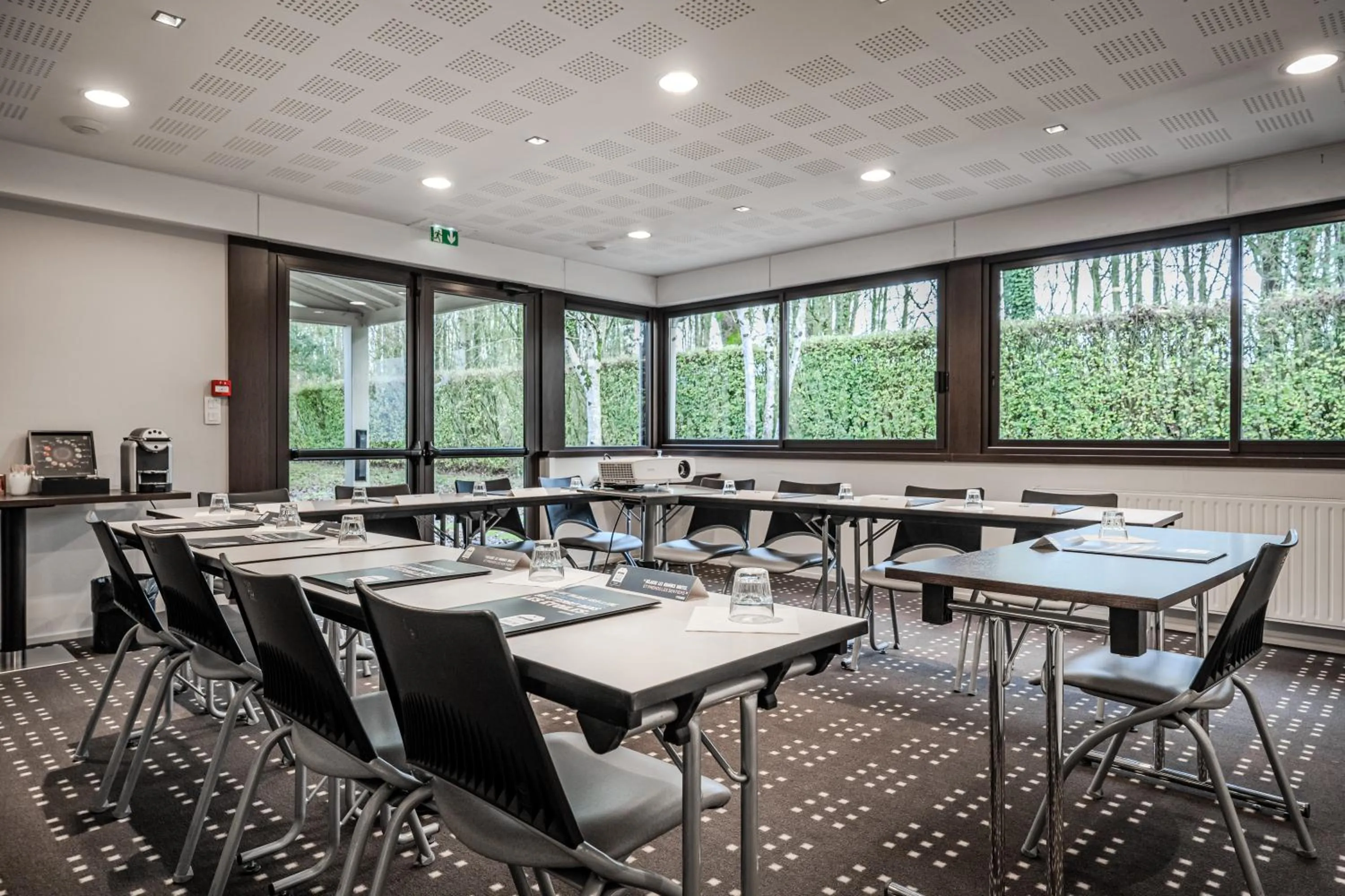 Meeting/conference room in Kyriad Rennes Nord Hotel