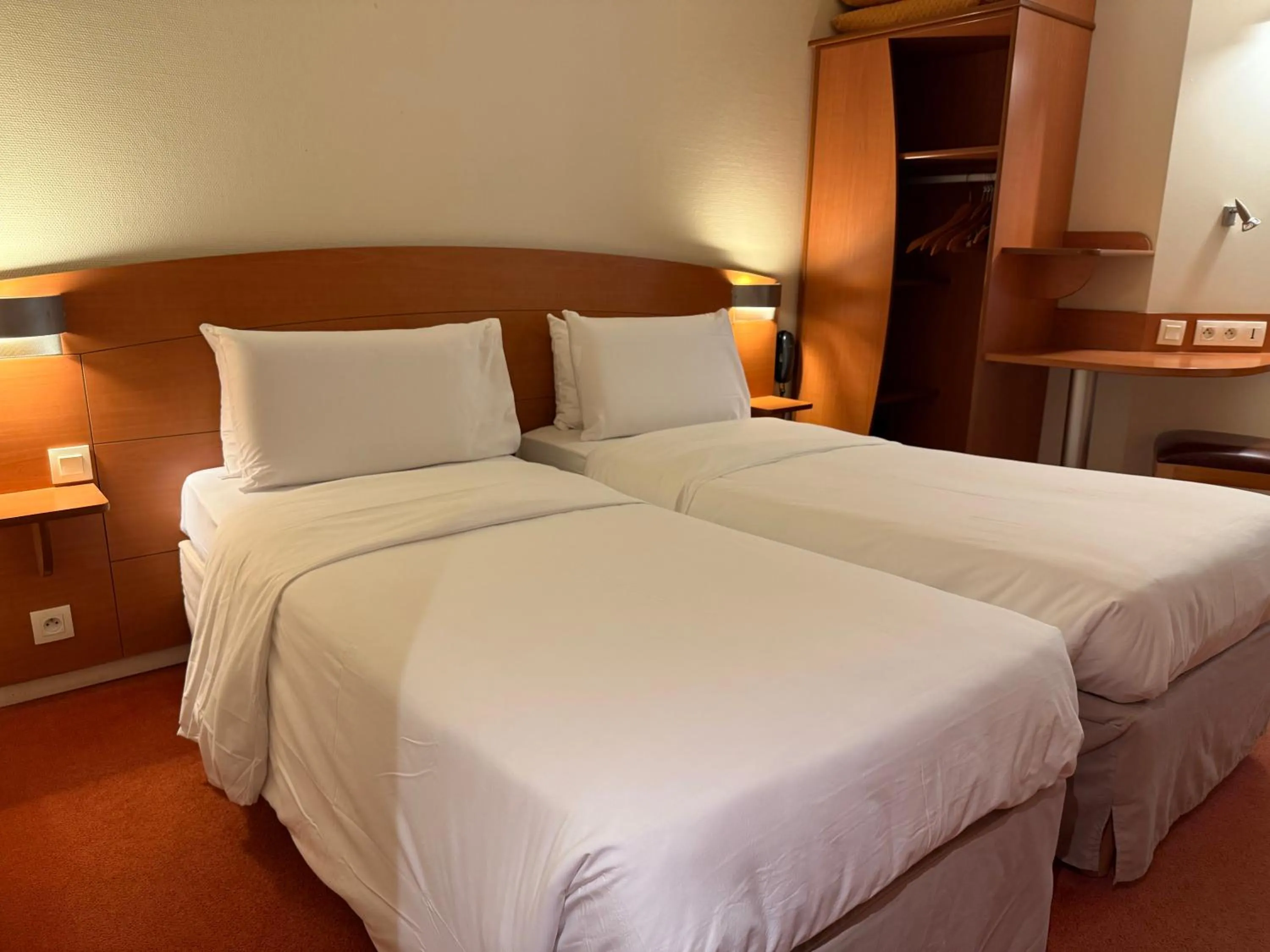 Bed in Kyriad Rennes Nord Hotel