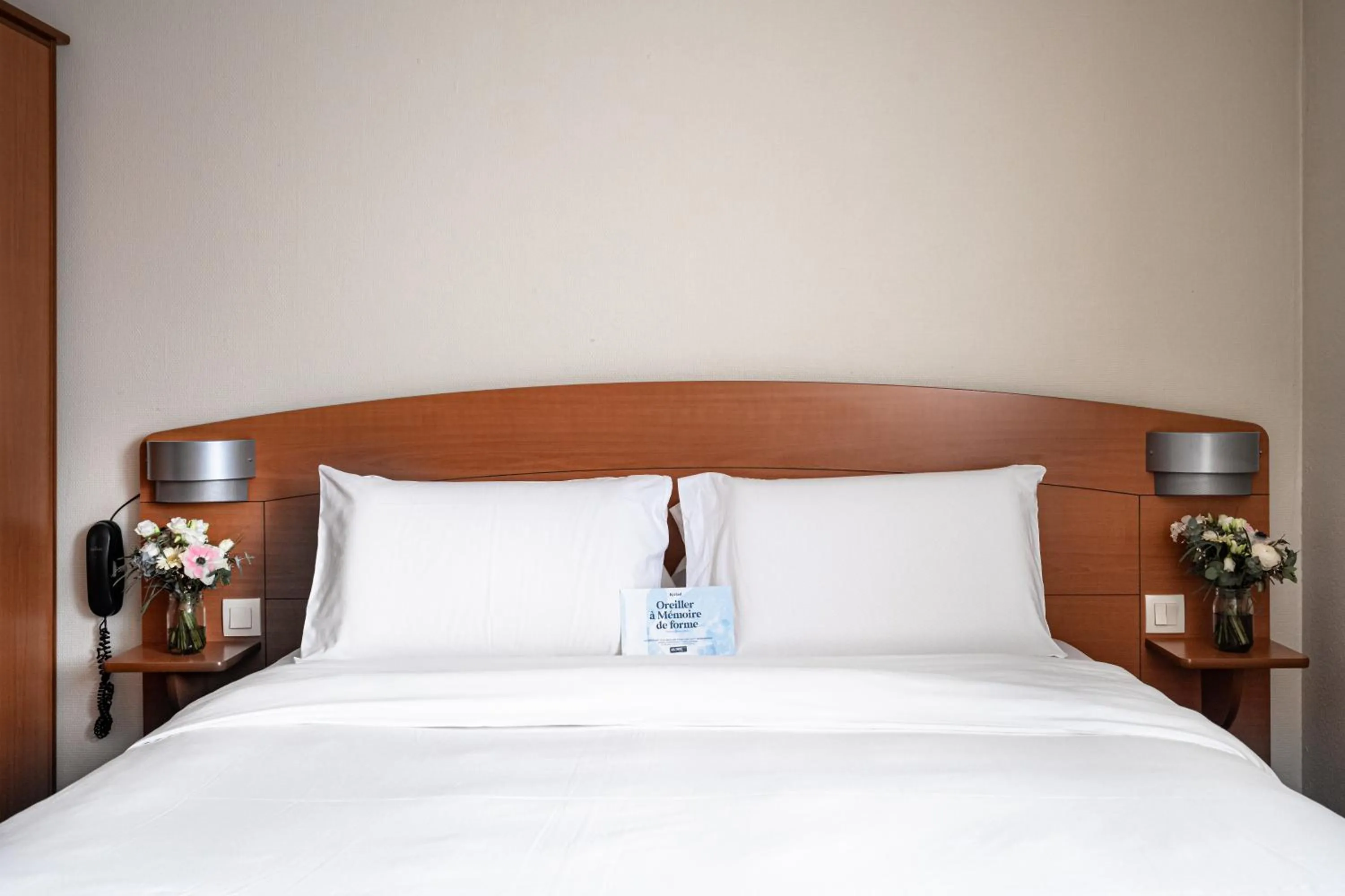 Bed in Kyriad Rennes Nord Hotel