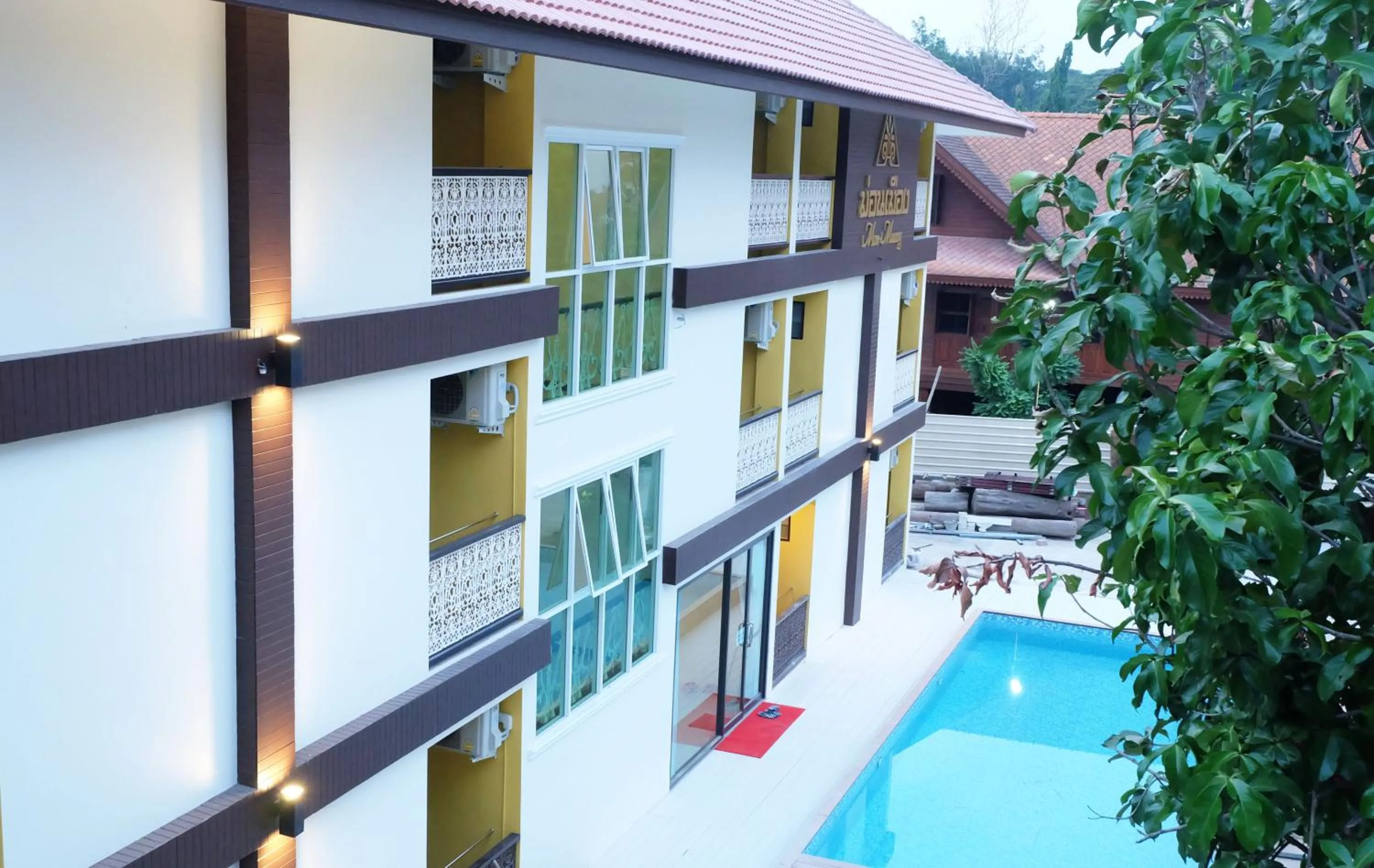 Swimming pool in Monmuang