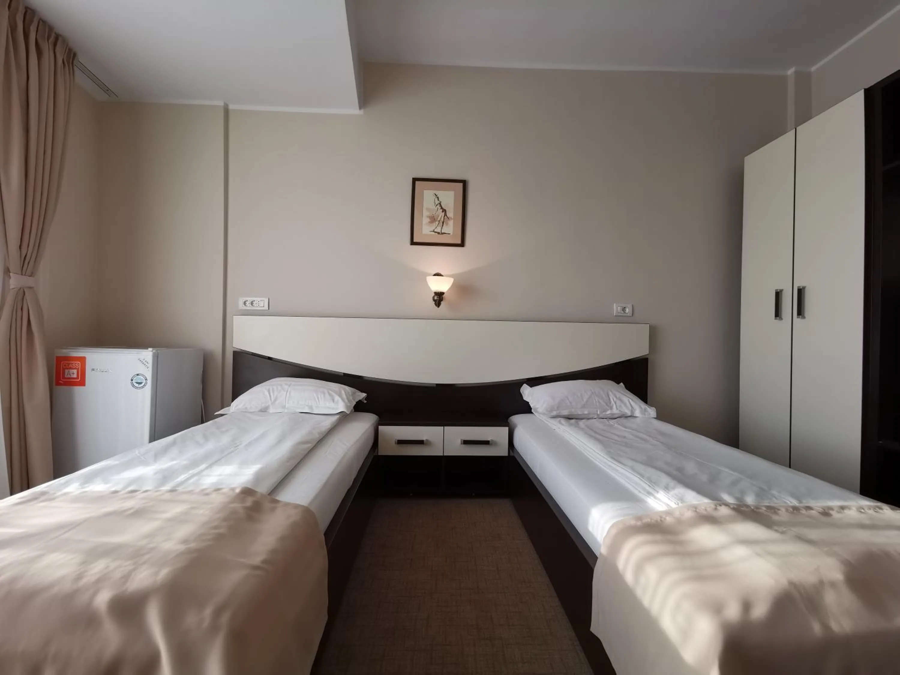 Photo of the whole room, Bed in Hotel New Derby