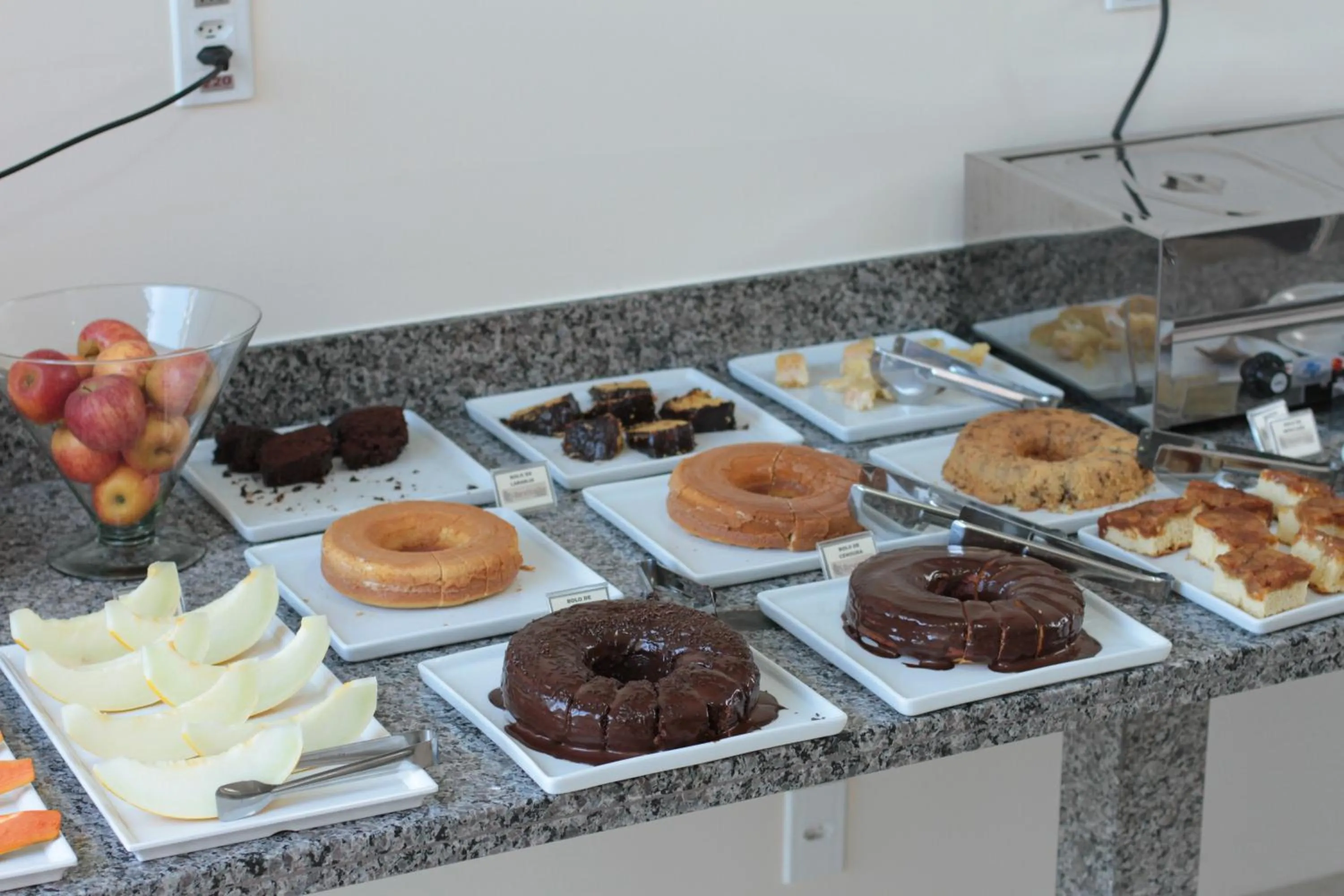 Food and drinks in Revitalle Hotel