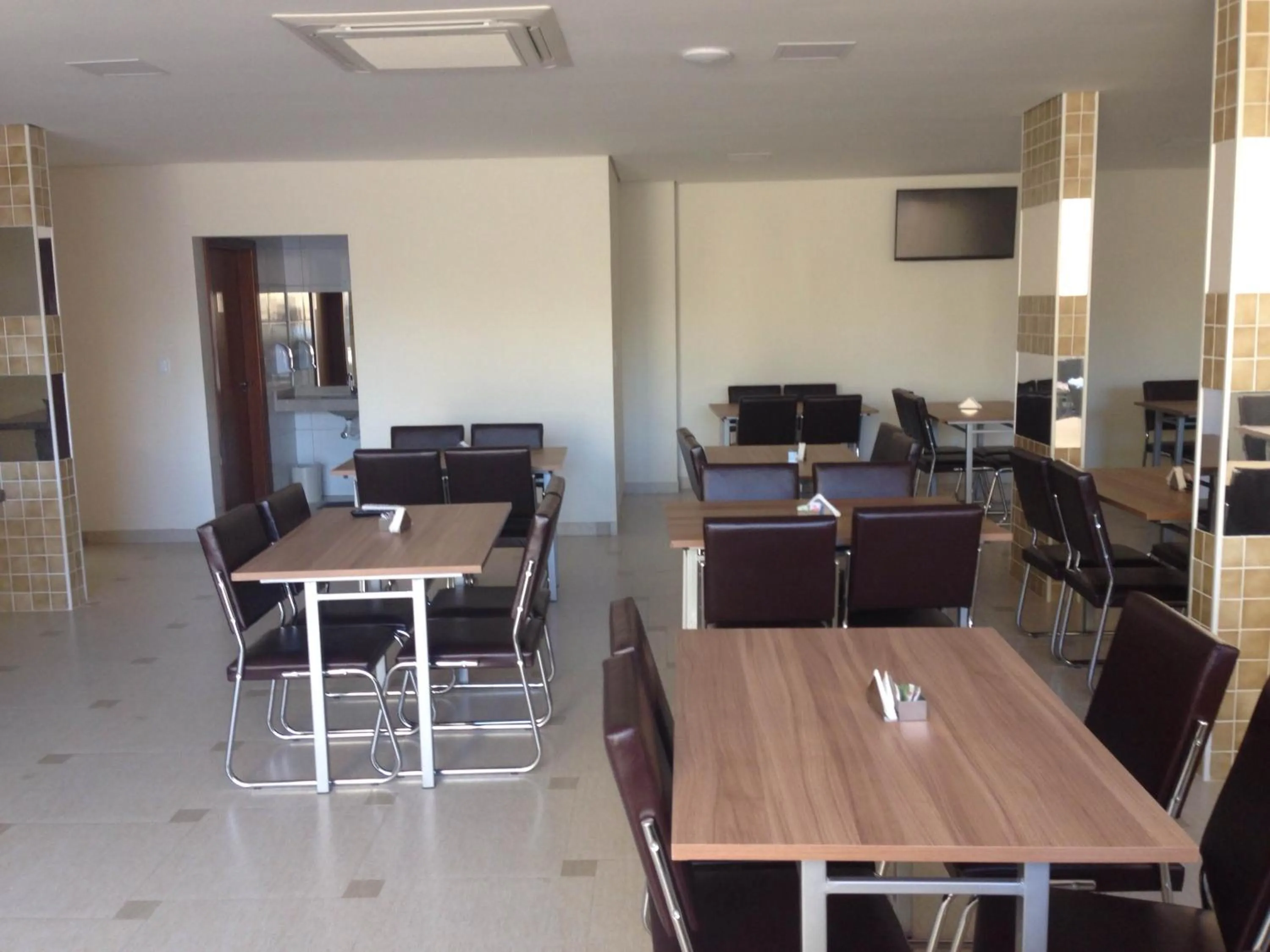 Dining area in Revitalle Hotel