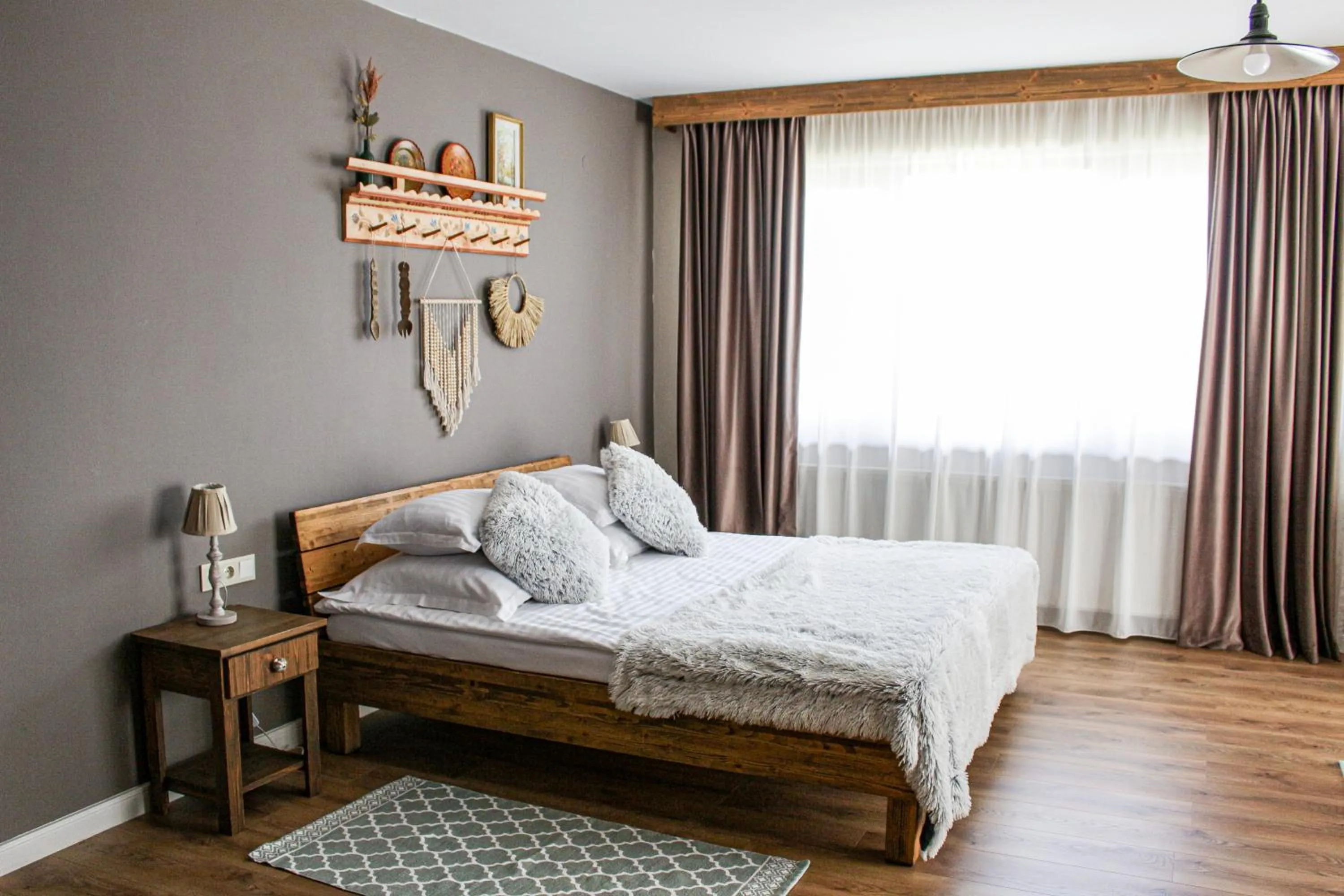 Bed in Pensiunea Banffy