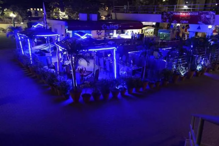 Restaurant/places to eat in Beach Luxury Hotel