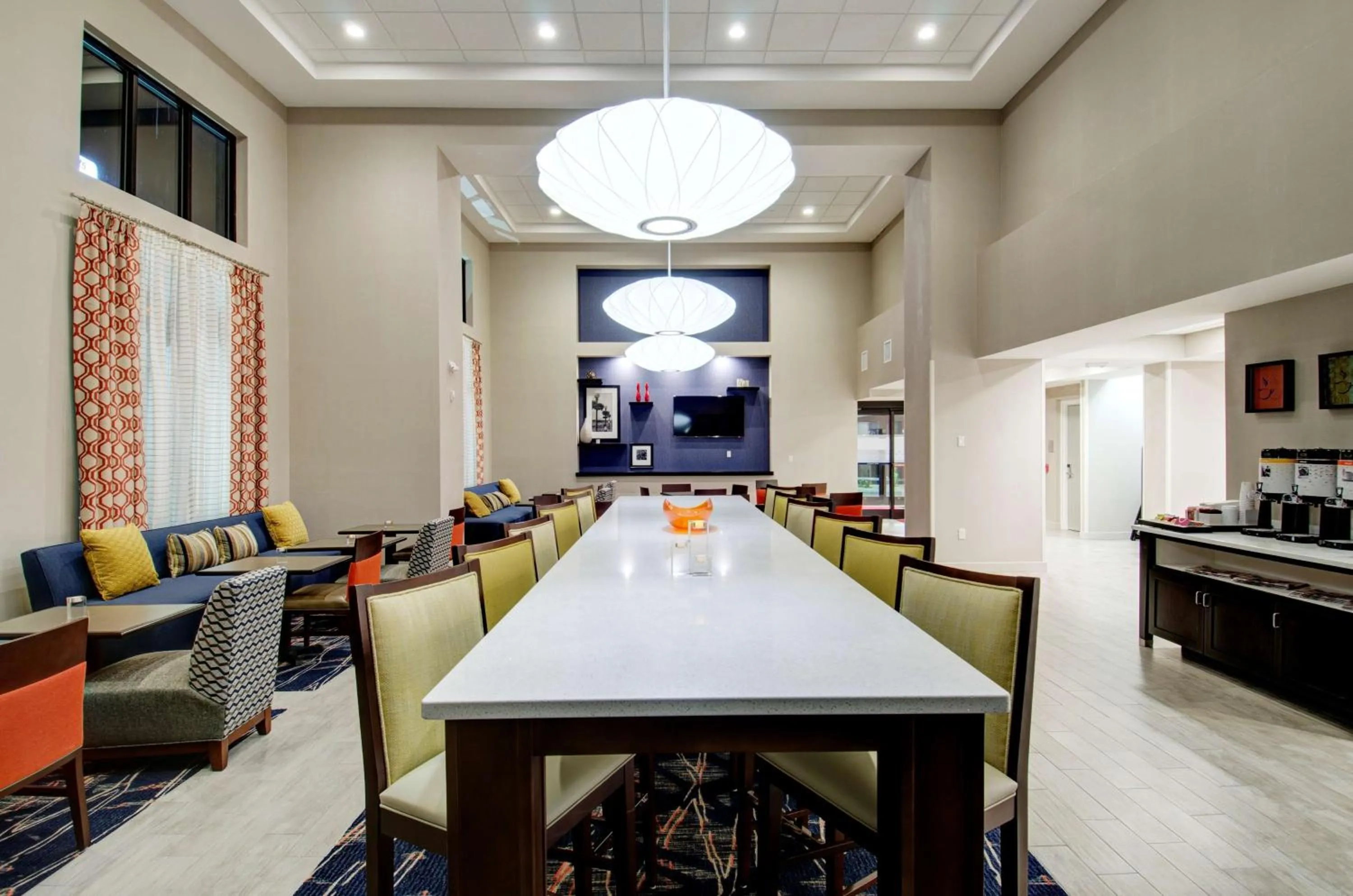 Lobby or reception in Hampton Inn & Suites Springfield Downtown