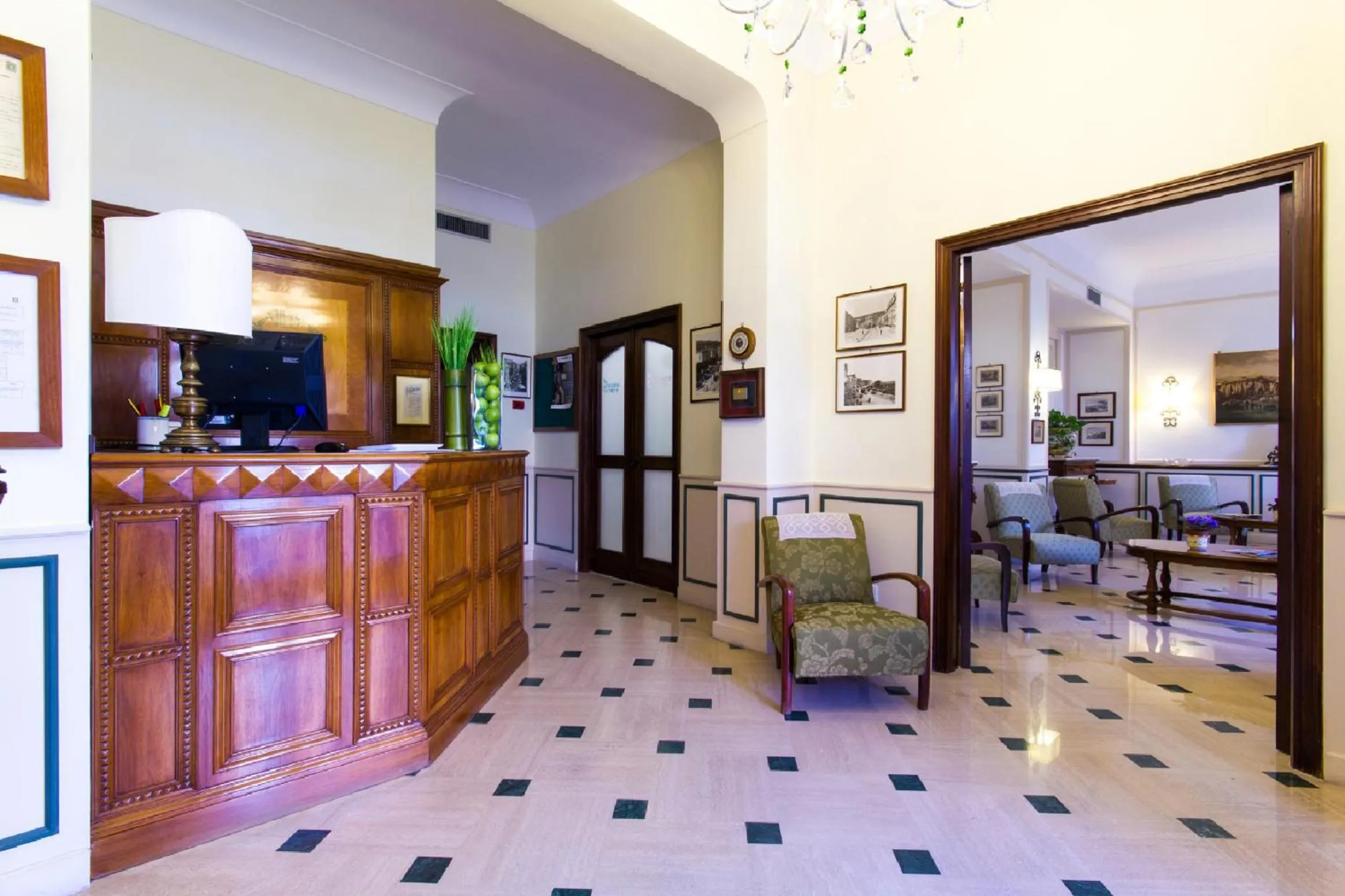 Lobby or reception in Hotel Villa Di Sorrento
