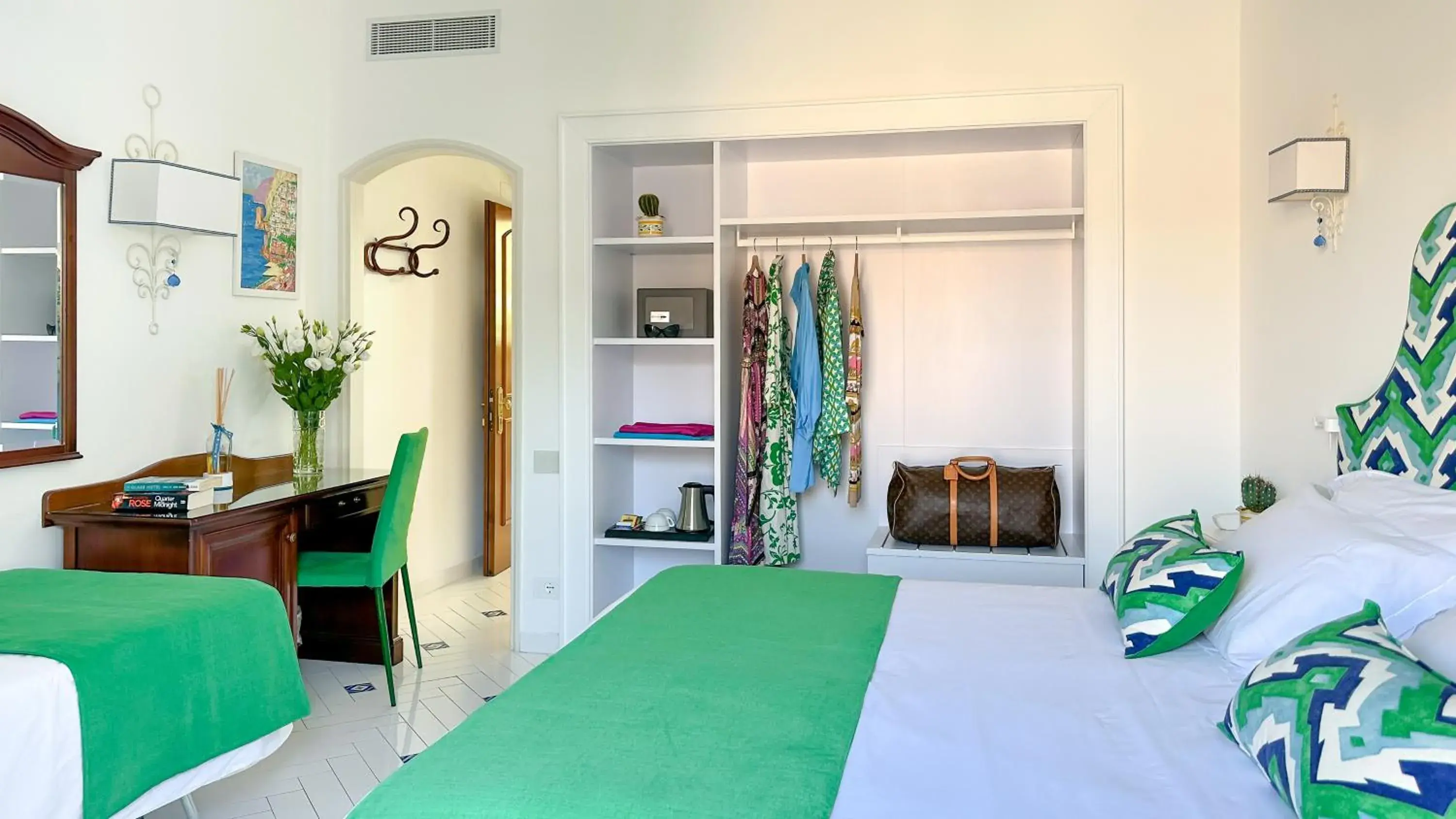 Comfort Triple Room in Hotel Villa Di Sorrento Comfort Triple Room in Hotel Villa Di Sorrento