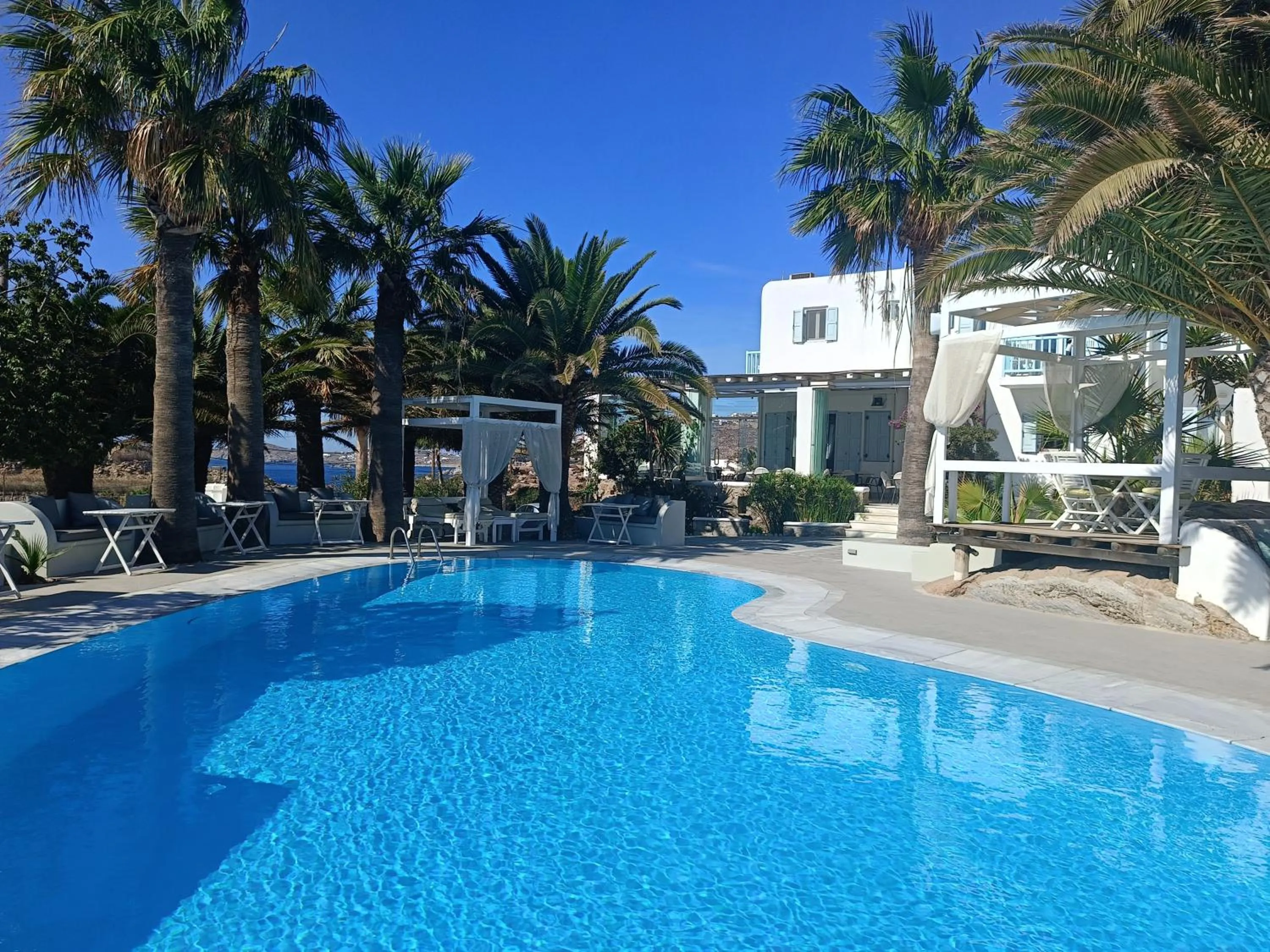 Pool view in Zephyros