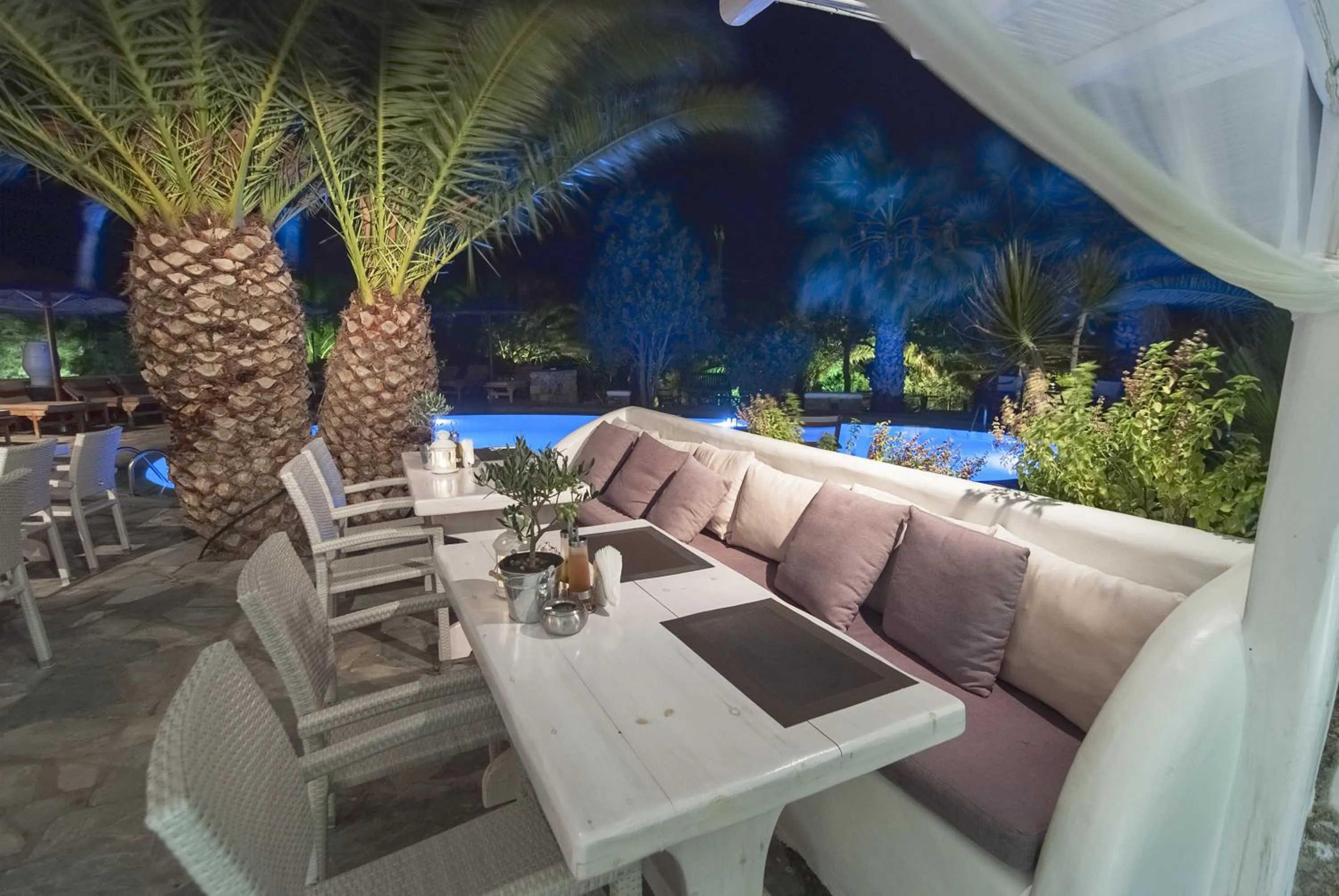 Restaurant/places to eat in Zephyros