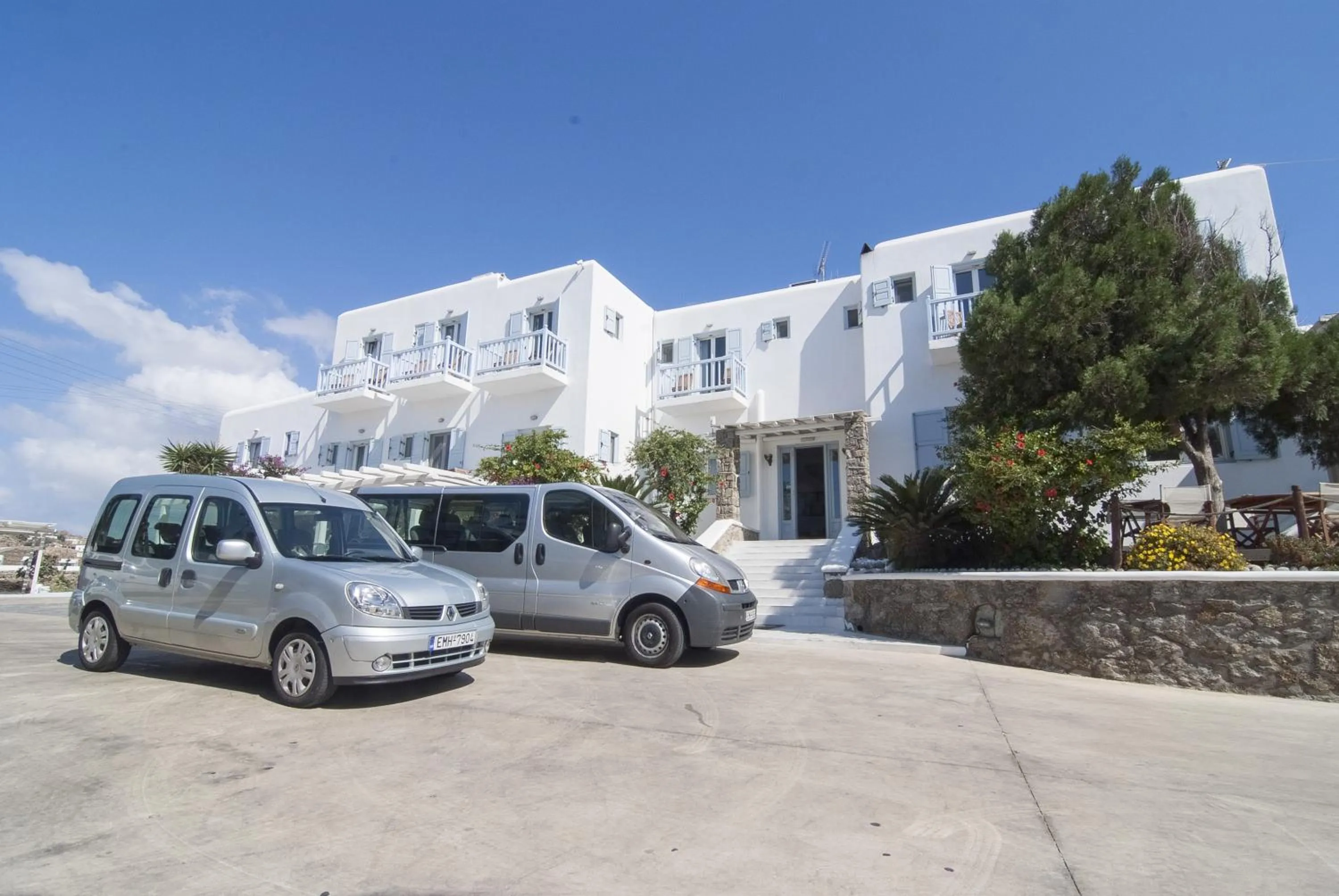 Property building in Zephyros