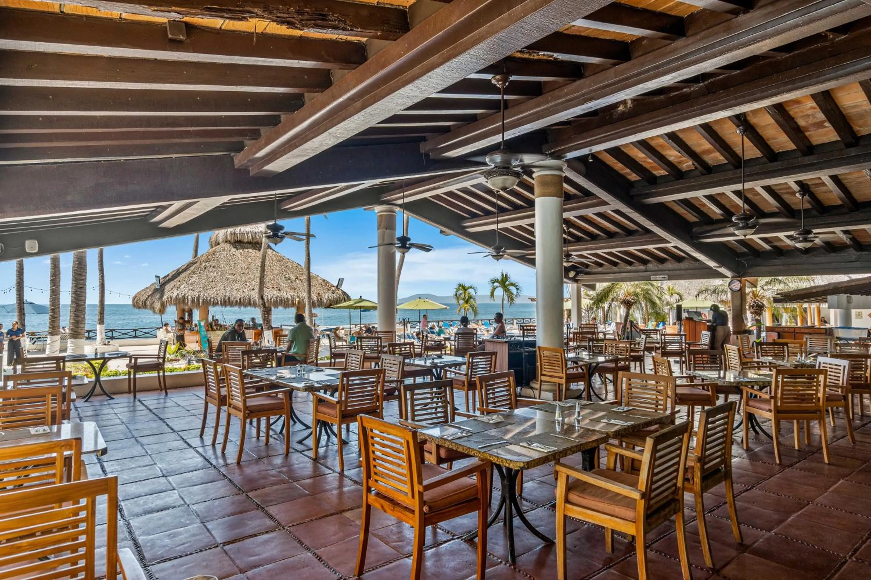 Restaurant/places to eat in Costa Sur Resort & Spa