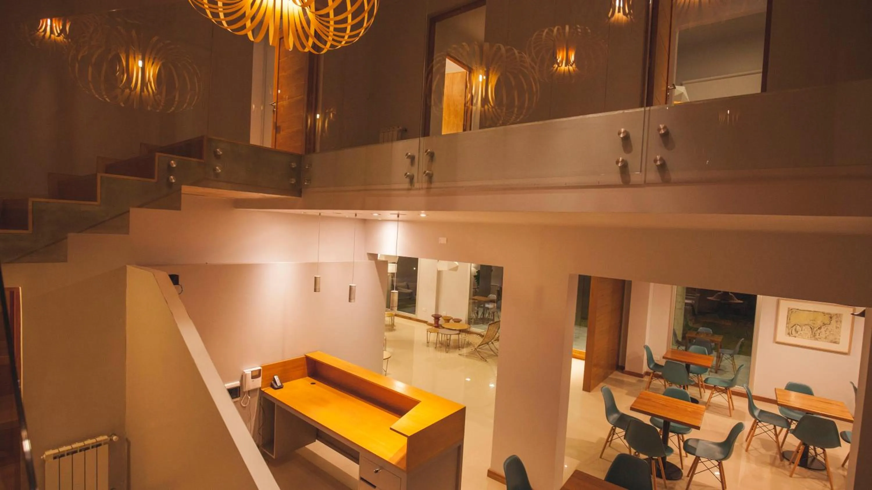 Restaurant/places to eat in Amalinas Hotel