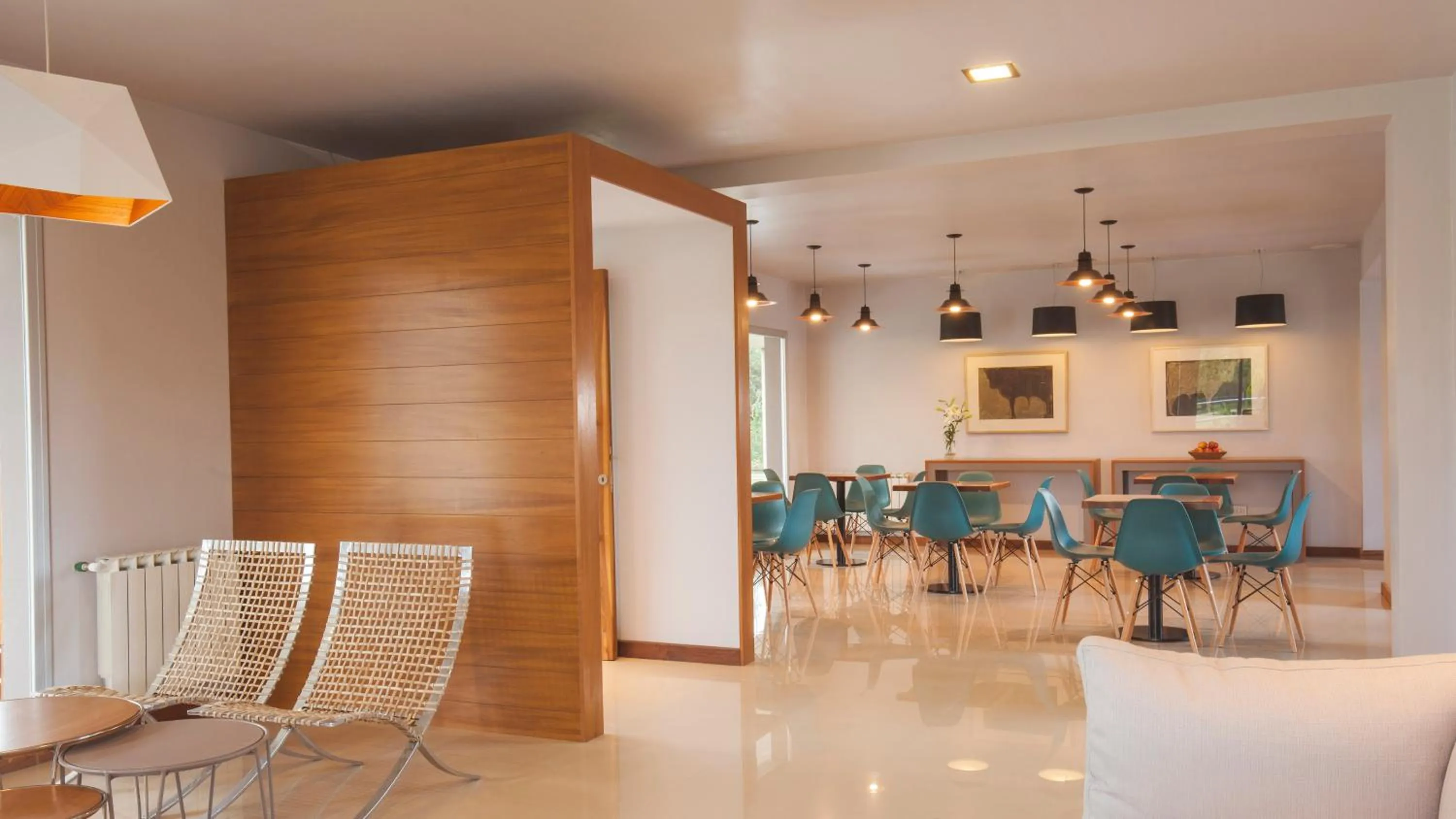 Restaurant/places to eat in Amalinas Hotel